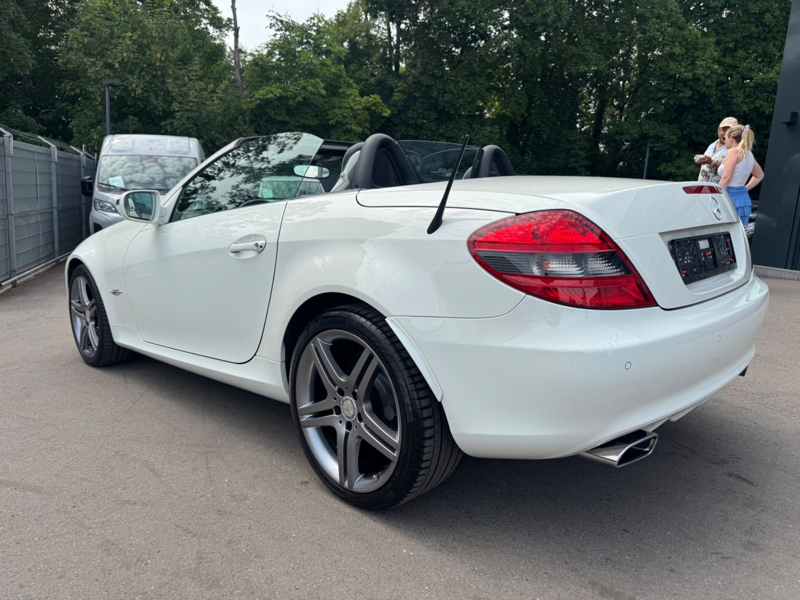 Fahrzeugabbildung Mercedes-Benz SLK 200 K LIMITED EDITION *2LOOK EDITION*DESIGNO