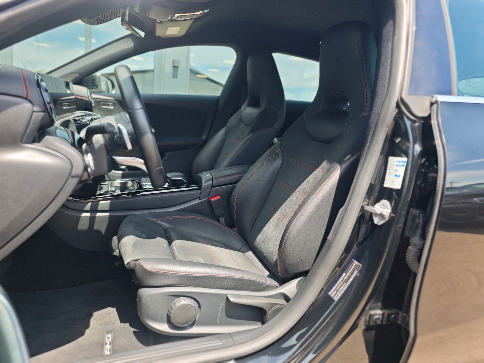 Fahrzeugabbildung Mercedes-Benz CLA SHOOTING BRAKE 250*AMG LINE*KAMERA*NAVI*LED*