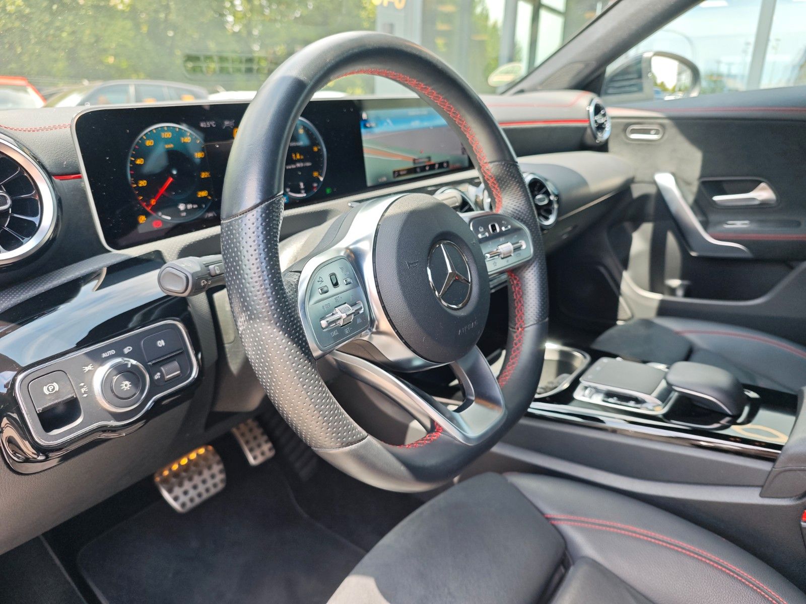 Fahrzeugabbildung Mercedes-Benz CLA SHOOTING BRAKE 250*AMG LINE*KAMERA*NAVI*LED*