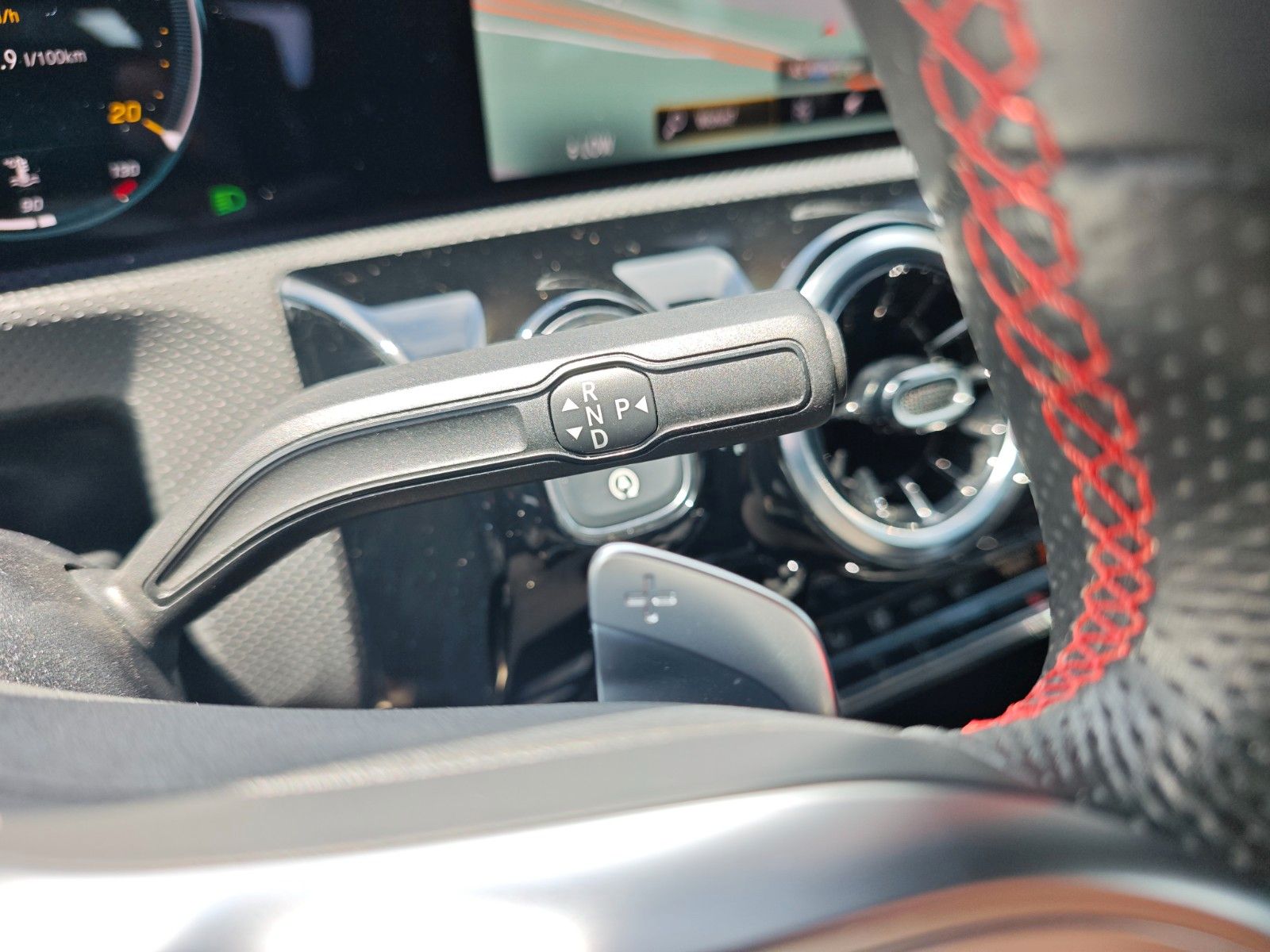 Fahrzeugabbildung Mercedes-Benz CLA SHOOTING BRAKE 250*AMG LINE*KAMERA*NAVI*LED*