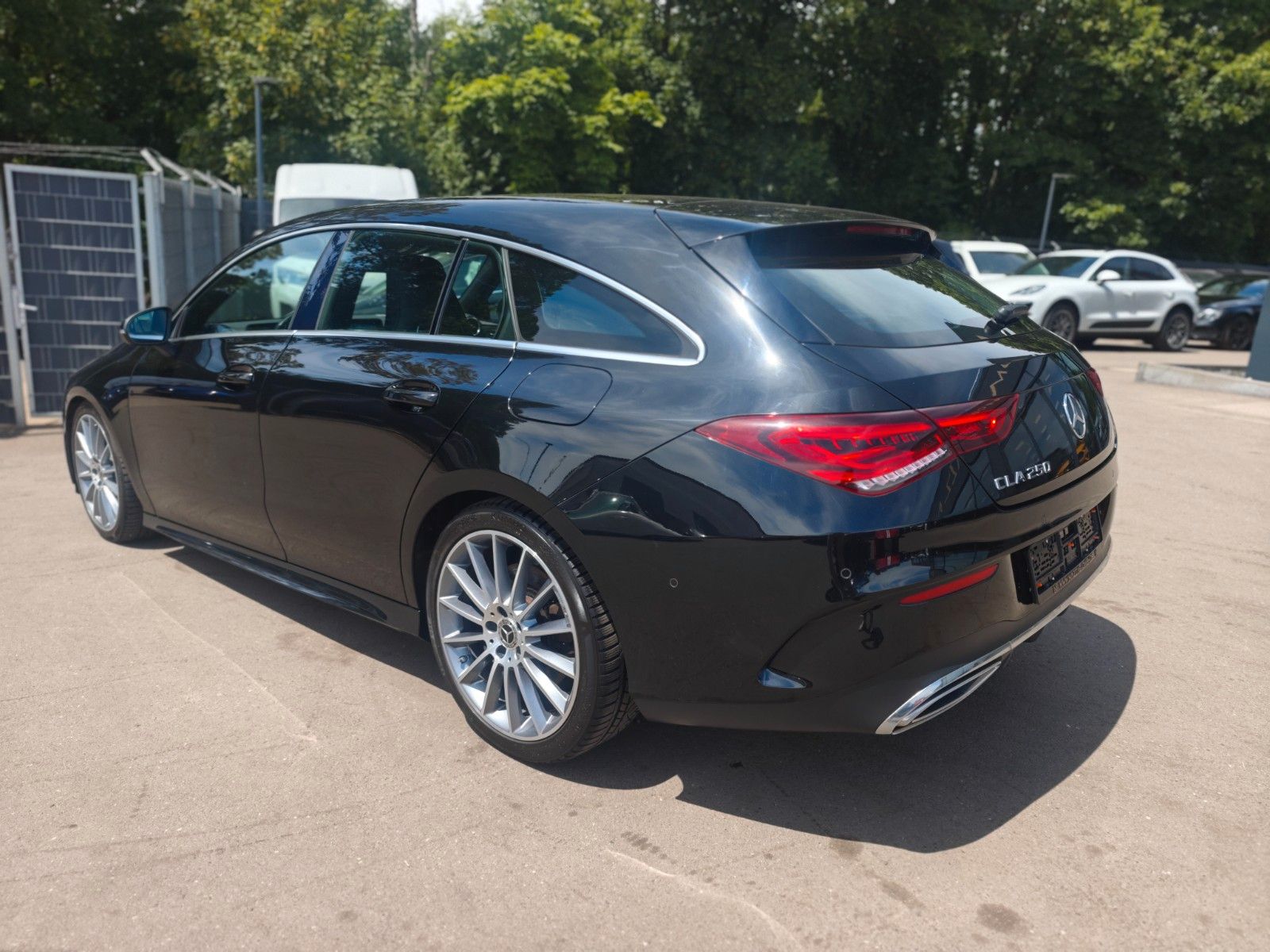 Fahrzeugabbildung Mercedes-Benz CLA SHOOTING BRAKE 250*AMG LINE*KAMERA*NAVI*LED*