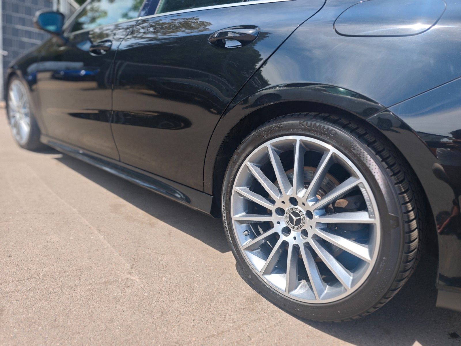 Fahrzeugabbildung Mercedes-Benz CLA SHOOTING BRAKE 250*AMG LINE*KAMERA*NAVI*LED*
