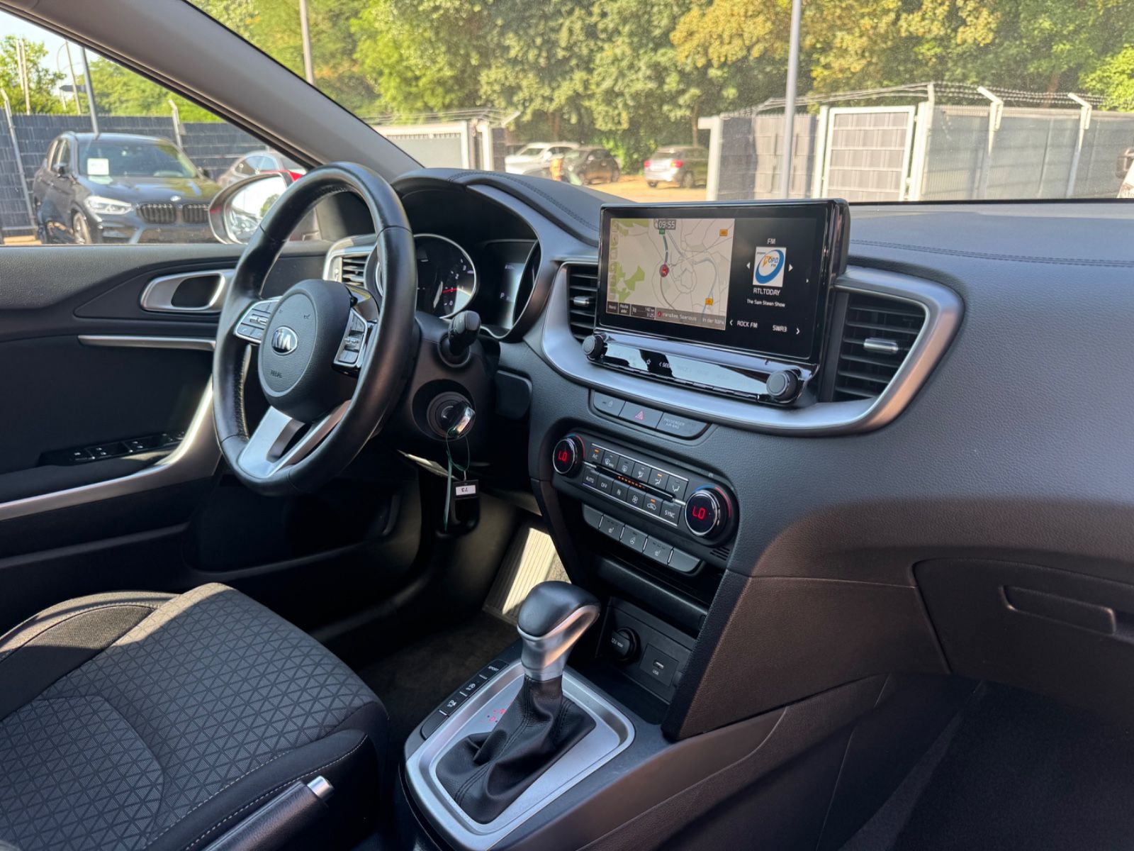 Fahrzeugabbildung Kia CEED 1.4 T-GDI DCT  SPORTW.*LED*NAVI*R-KAMERA*