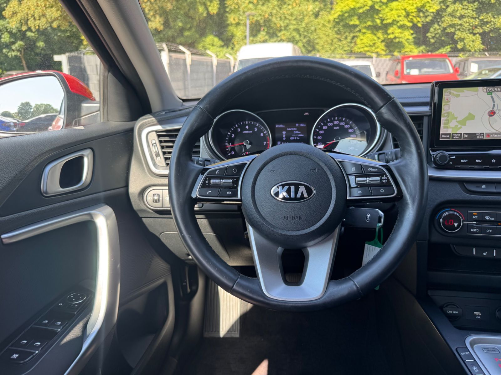 Fahrzeugabbildung Kia CEED 1.4 T-GDI DCT  SPORTW.*LED*NAVI*R-KAMERA*