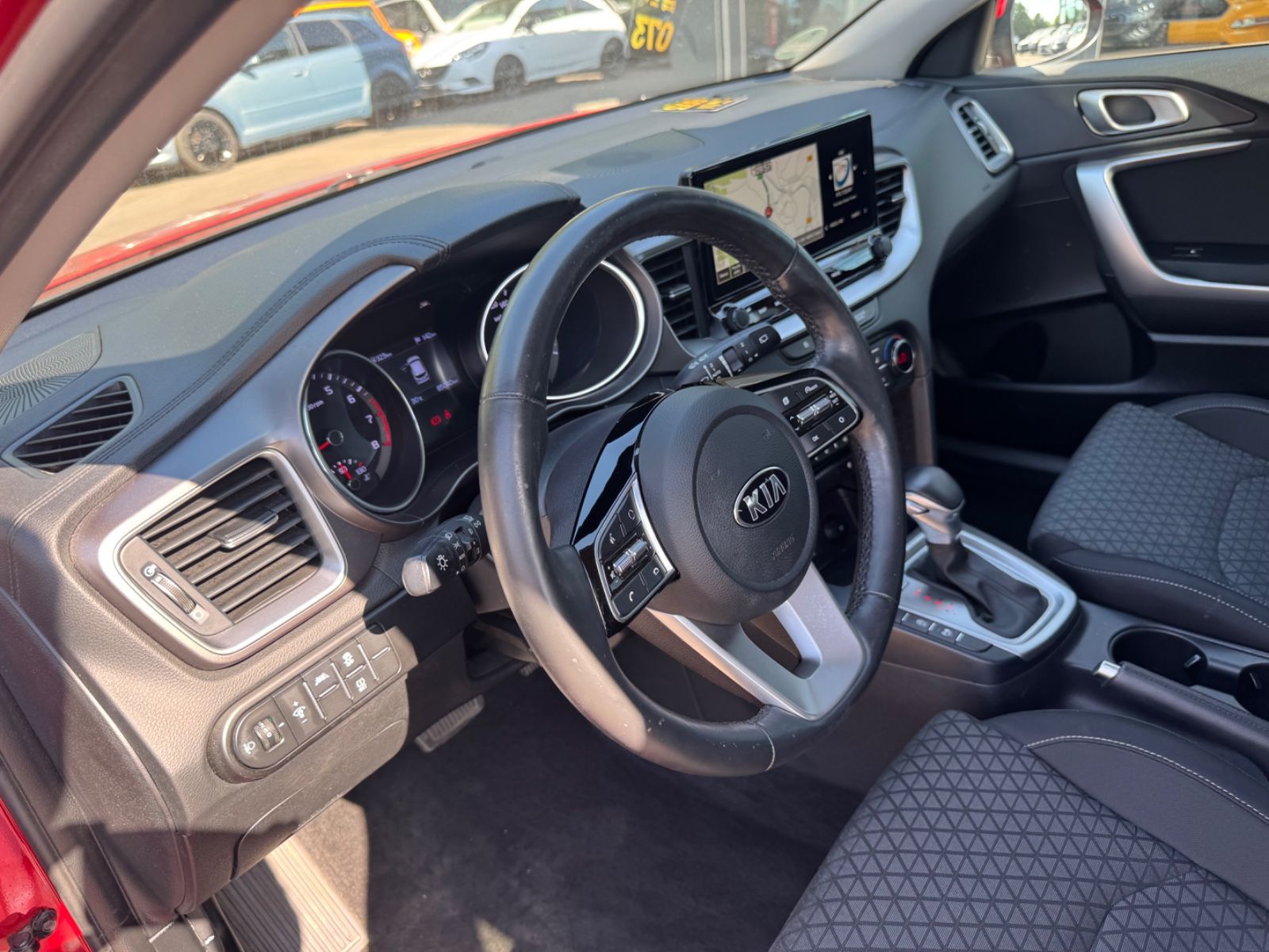 Fahrzeugabbildung Kia CEED 1.4 T-GDI DCT  SPORTW.*LED*NAVI*R-KAMERA*