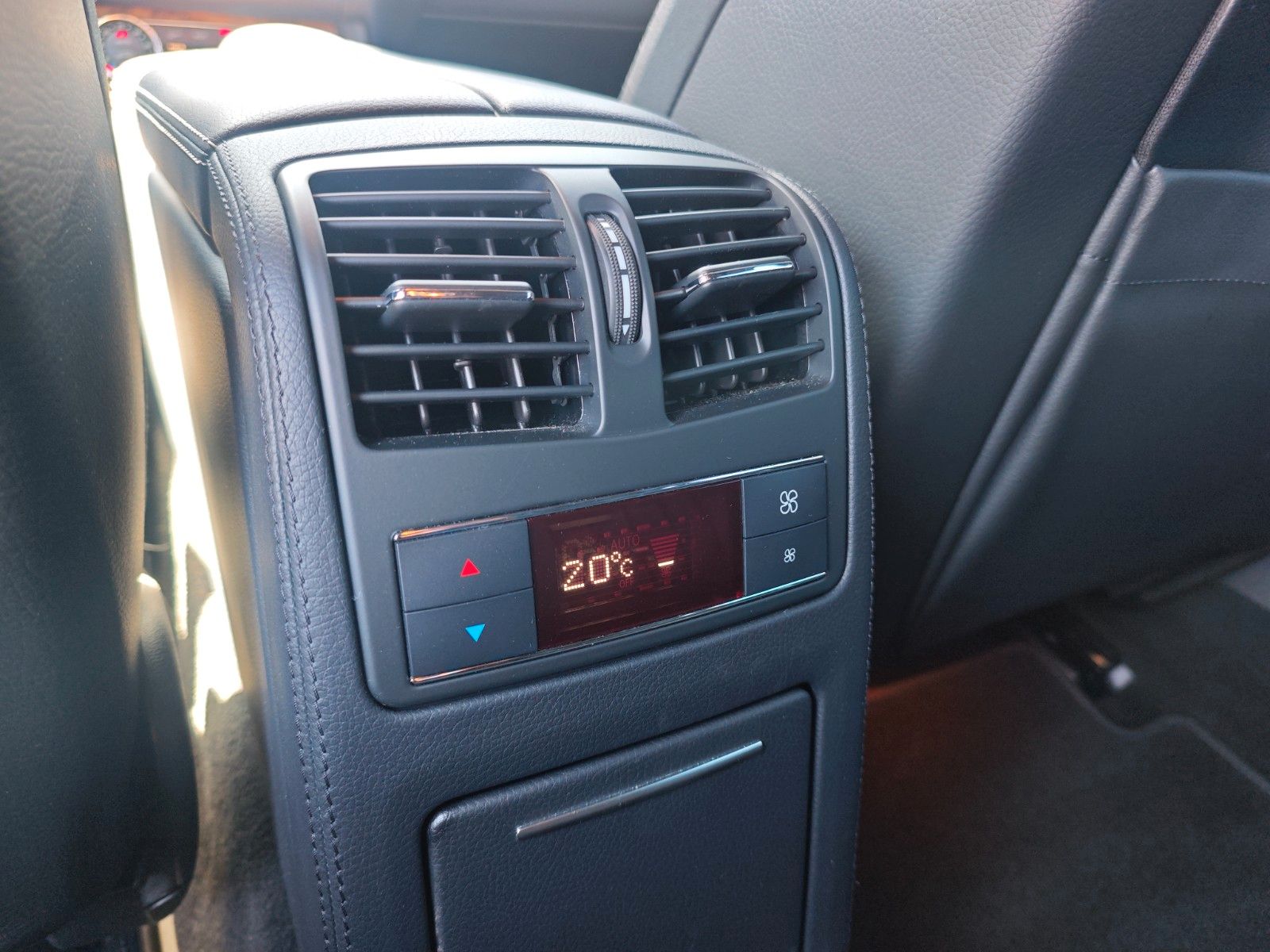 Fahrzeugabbildung Mercedes-Benz CLS500 SB AMG-LINE*AIRMATIC*DISTRONIC*H&K*LED*