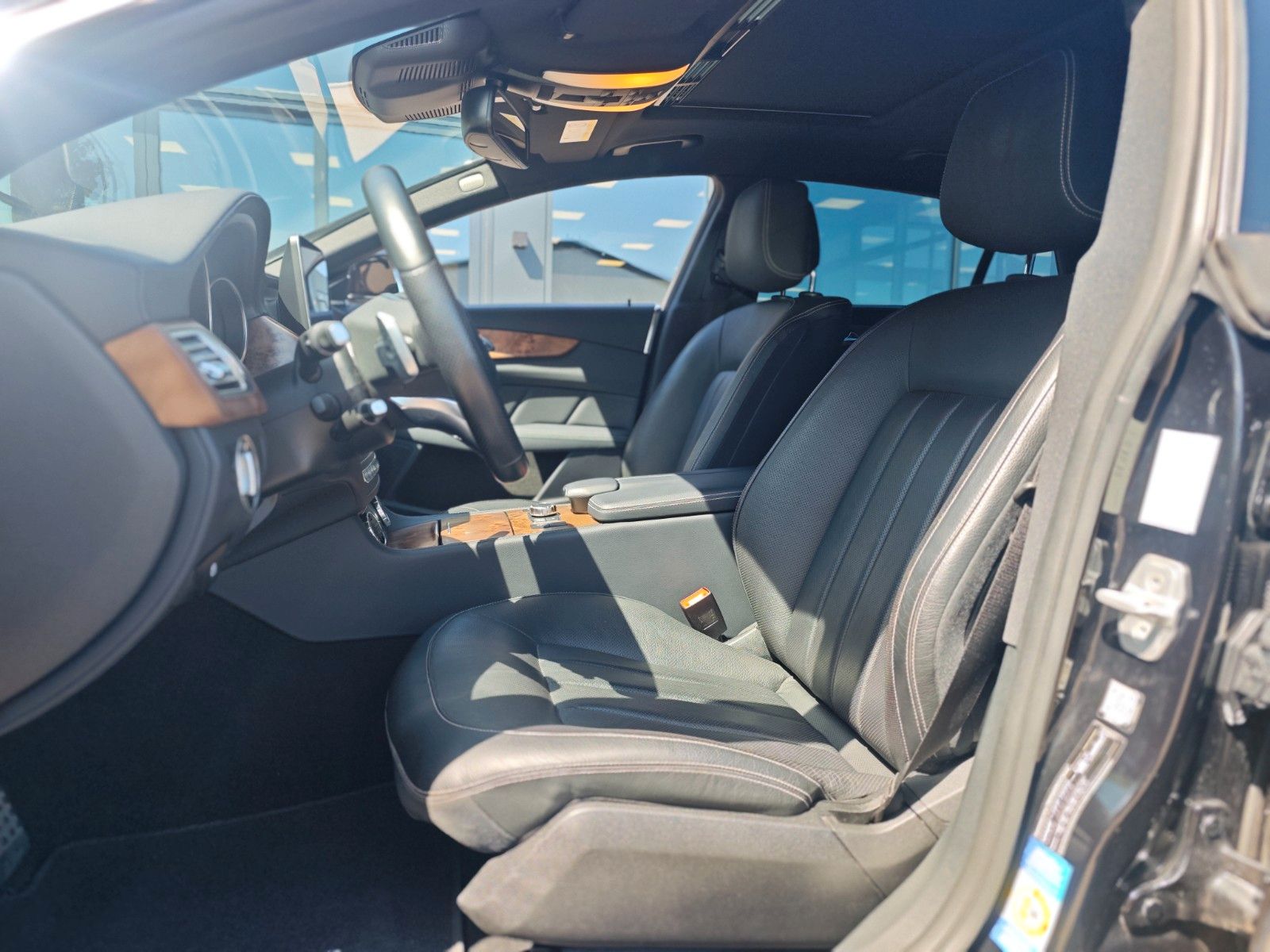 Fahrzeugabbildung Mercedes-Benz CLS500 SB AMG-LINE*AIRMATIC*DISTRONIC*H&K*LED*