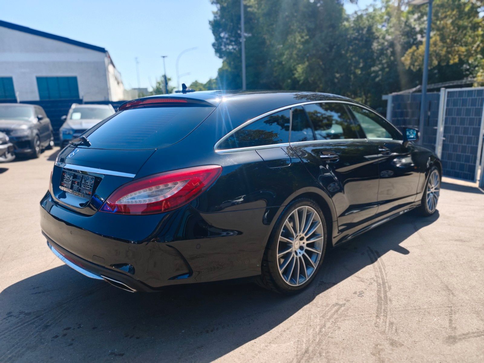 Fahrzeugabbildung Mercedes-Benz CLS500 SB AMG-LINE*AIRMATIC*DISTRONIC*H&K*LED*