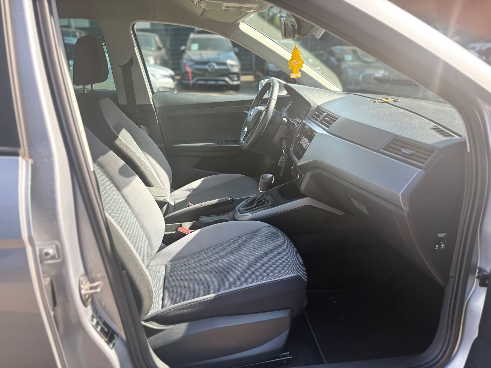 Fahrzeugabbildung SEAT ARONA STYLE *NAVI*PDC*TEMPOMAT*