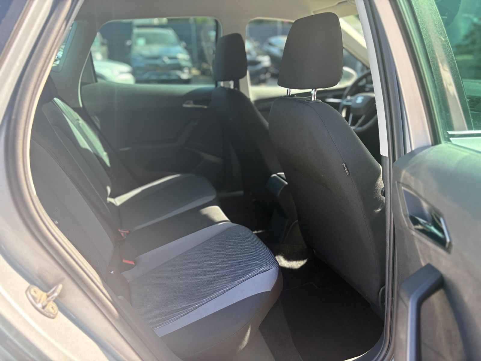 Fahrzeugabbildung SEAT ARONA STYLE *NAVI*PDC*TEMPOMAT*