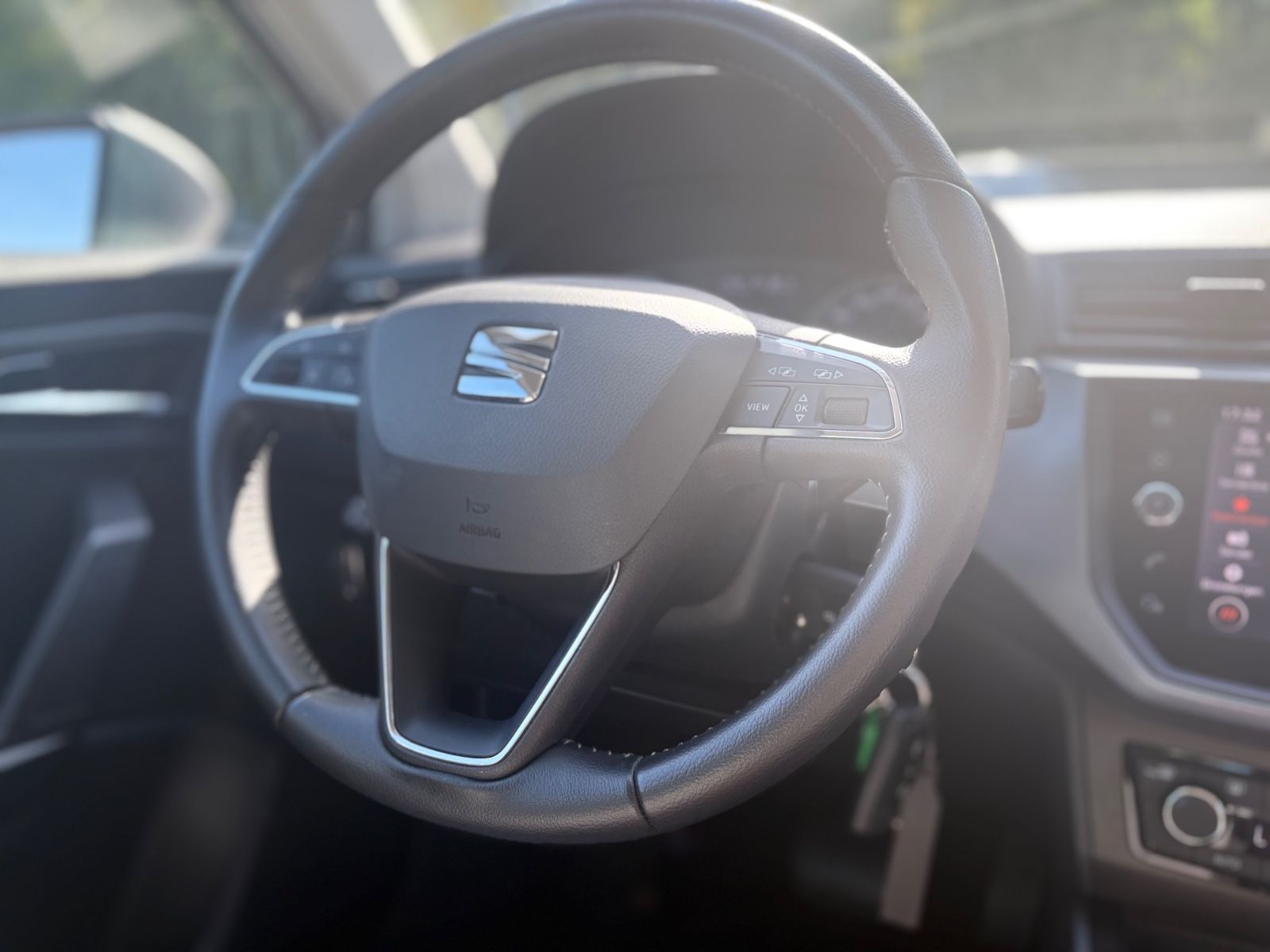 Fahrzeugabbildung SEAT ARONA STYLE *NAVI*PDC*TEMPOMAT*