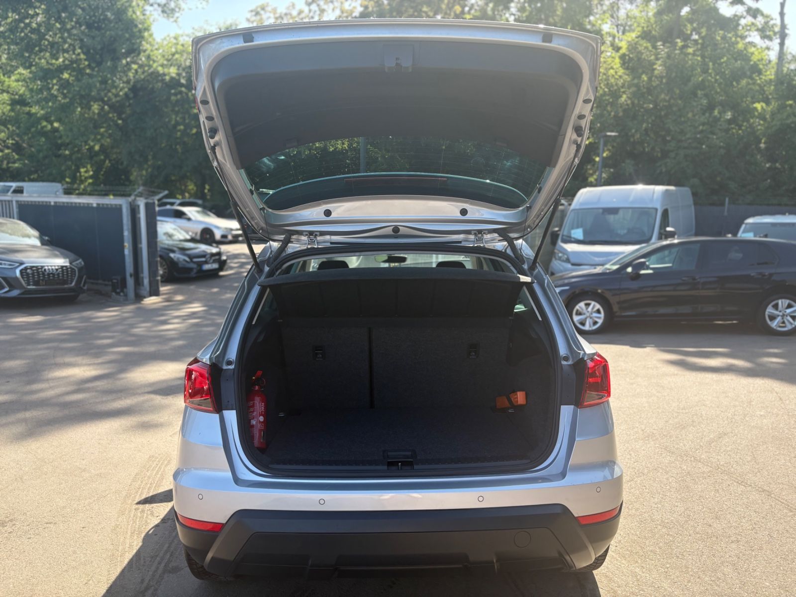 Fahrzeugabbildung SEAT ARONA STYLE *NAVI*PDC*TEMPOMAT*