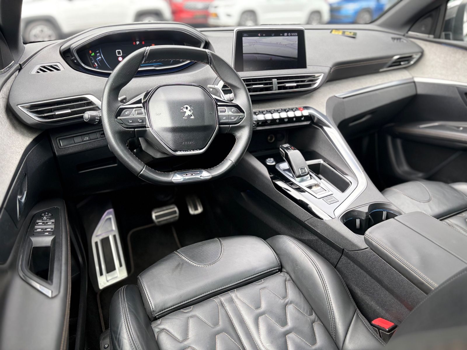 Fahrzeugabbildung Peugeot 3008 GT *AUT*PANO*LEDER*NAVI*KAM*ASSIST*SHZ*