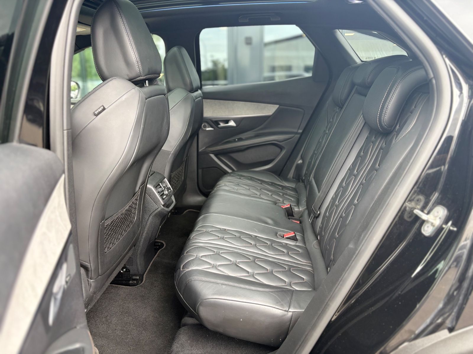 Fahrzeugabbildung Peugeot 3008 GT *AUT*PANO*LEDER*NAVI*KAM*ASSIST*SHZ*