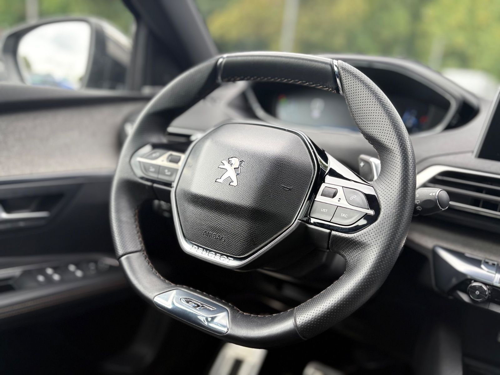 Fahrzeugabbildung Peugeot 3008 GT *AUT*PANO*LEDER*NAVI*KAM*ASSIST*SHZ*