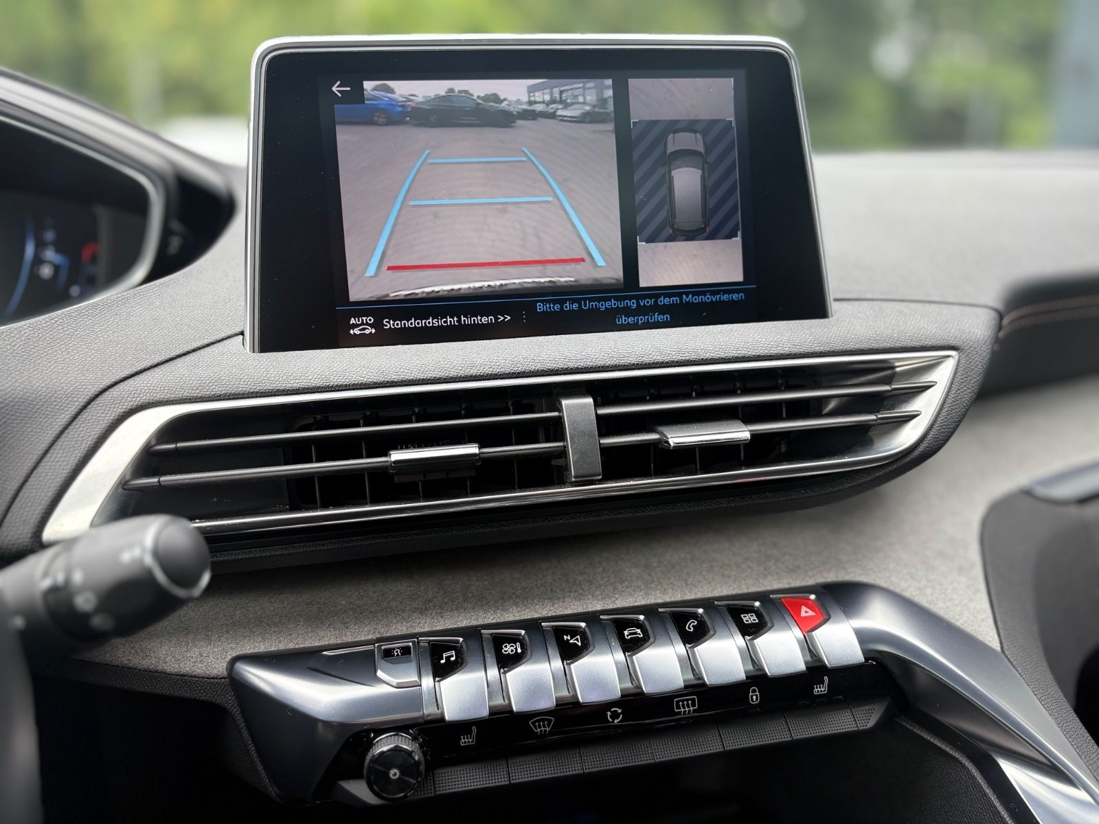 Fahrzeugabbildung Peugeot 3008 GT *AUT*PANO*LEDER*NAVI*KAM*ASSIST*SHZ*