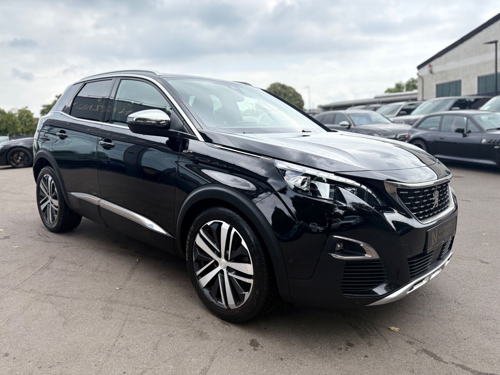Fahrzeugabbildung Peugeot 3008 GT *AUT*PANO*LEDER*NAVI*KAM*ASSIST*SHZ*