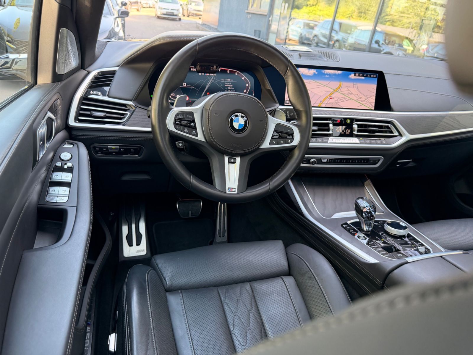 Fahrzeugabbildung BMW X7 M50*6 SEATS*LASER*SKY-LOUNGE*6X SHZ*SOFT*22.Z