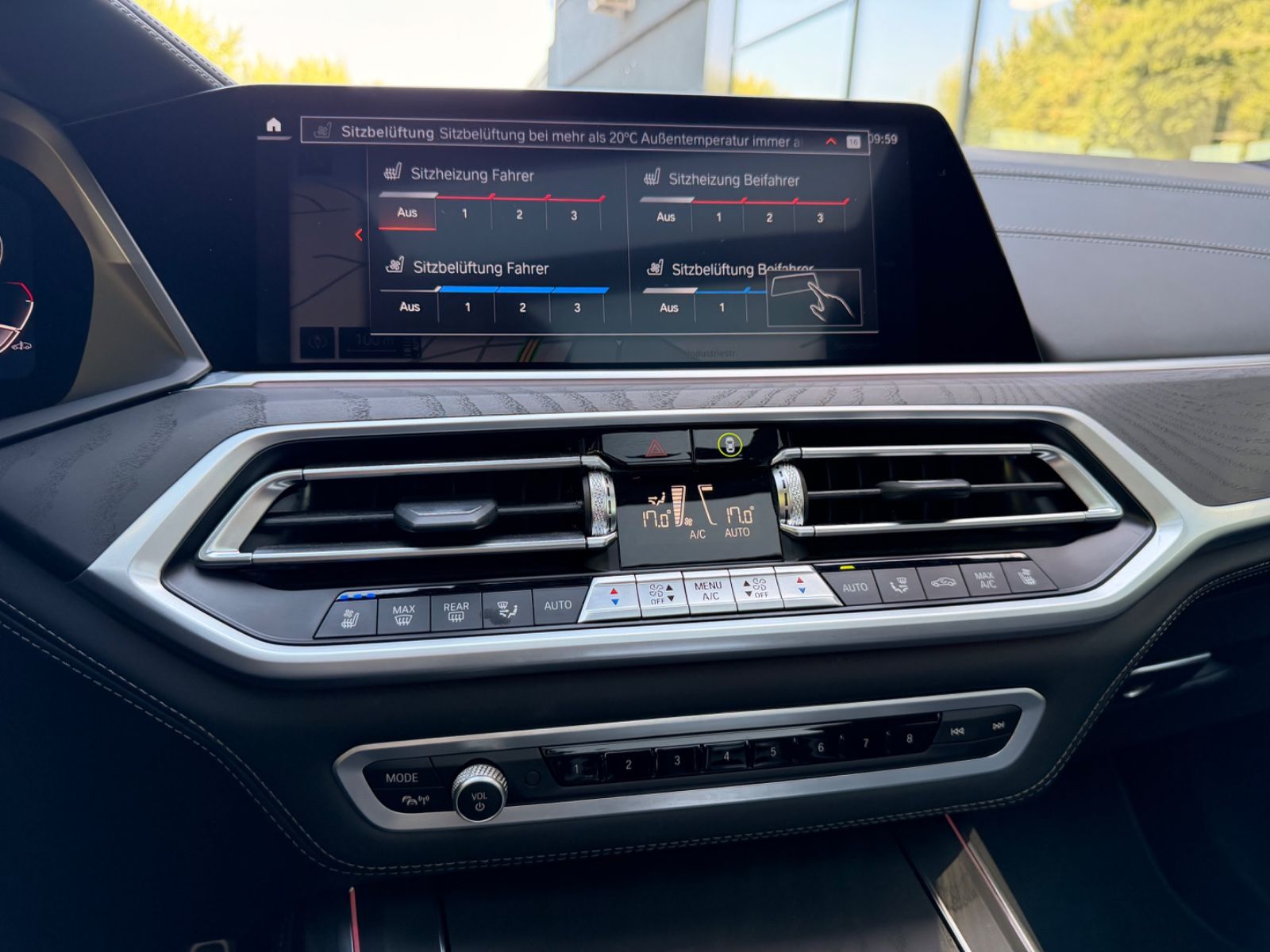 Fahrzeugabbildung BMW X7 M50*6 SEATS*LASER*SKY-LOUNGE*6X SHZ*SOFT*22.Z
