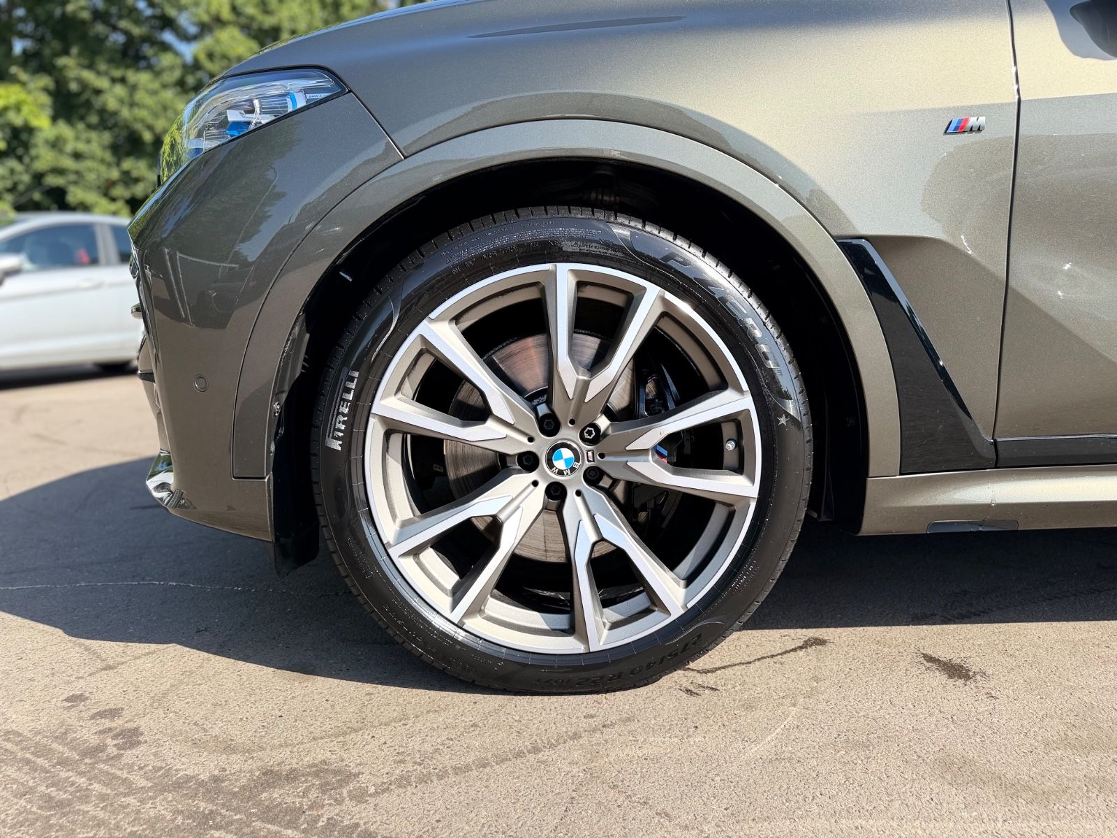 Fahrzeugabbildung BMW X7 M50*6 SEATS*LASER*SKY-LOUNGE*6X SHZ*SOFT*22.Z