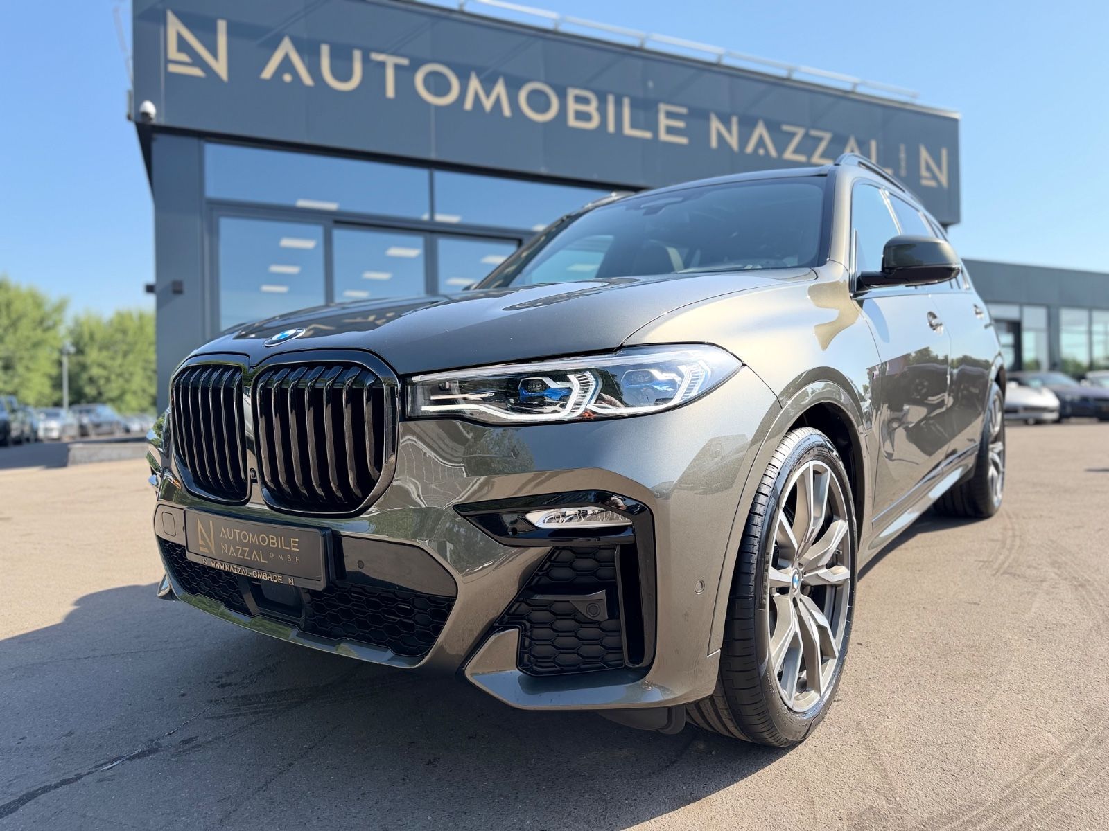 Fahrzeugabbildung BMW X7 M50*6 SEATS*LASER*SKY-LOUNGE*6X SHZ*SOFT*22.Z