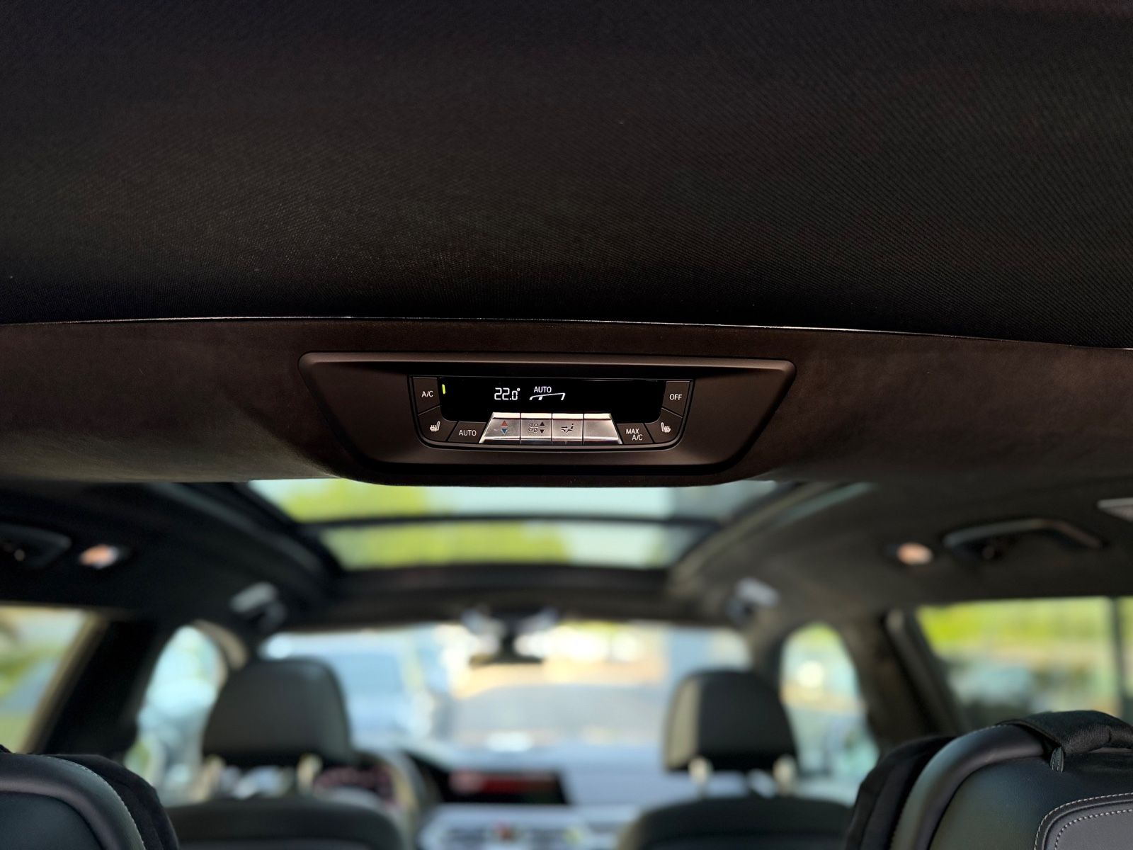 Fahrzeugabbildung BMW X7 M50*6 SEATS*LASER*SKY-LOUNGE*6X SHZ*SOFT*22.Z