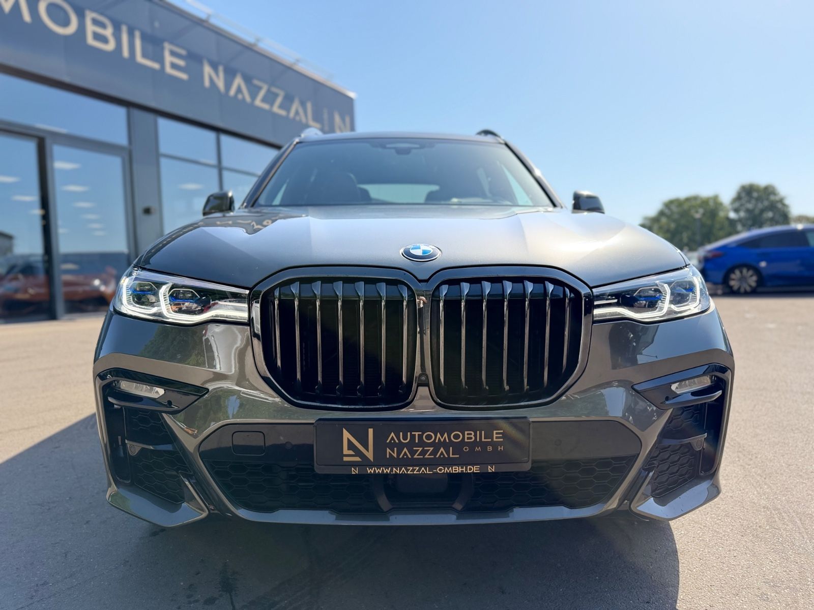 Fahrzeugabbildung BMW X7 M50*6 SEATS*LASER*SKY-LOUNGE*6X SHZ*SOFT*22.Z