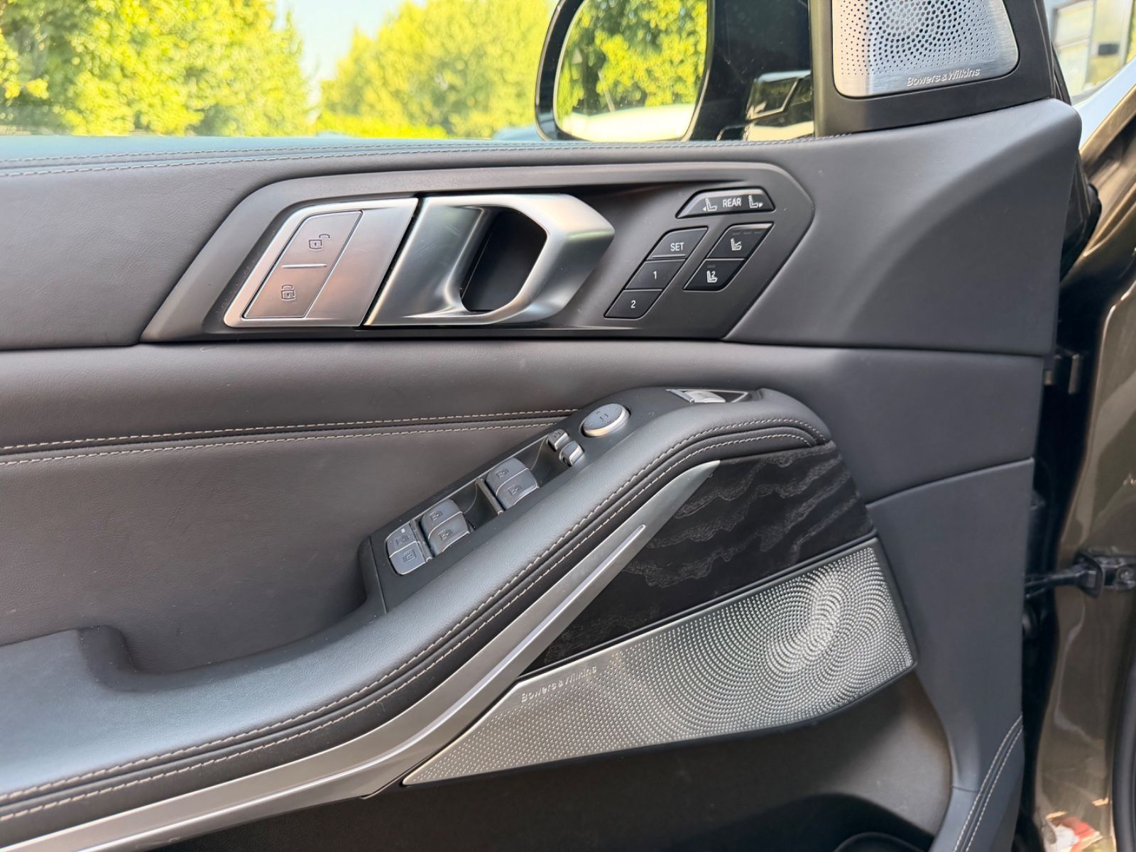 Fahrzeugabbildung BMW X7 M50*6 SEATS*LASER*SKY-LOUNGE*6X SHZ*SOFT*22.Z