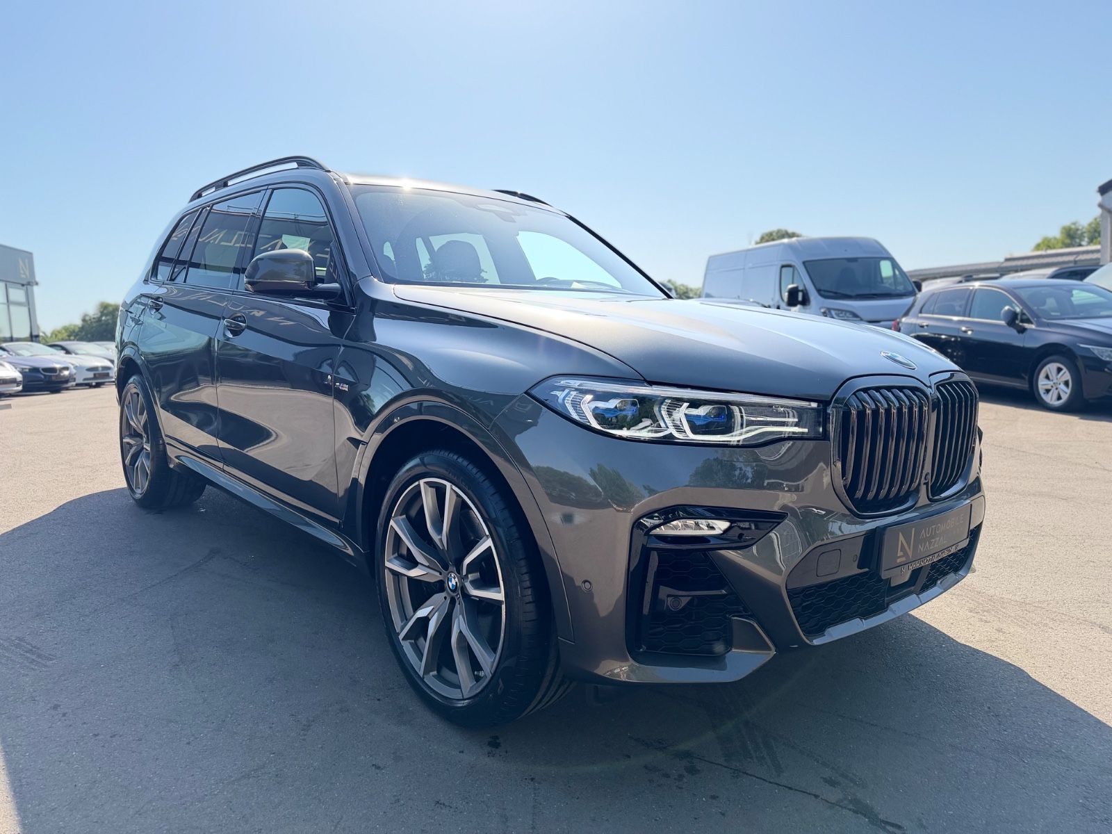 Fahrzeugabbildung BMW X7 M50*6 SEATS*LASER*SKY-LOUNGE*6X SHZ*SOFT*22.Z