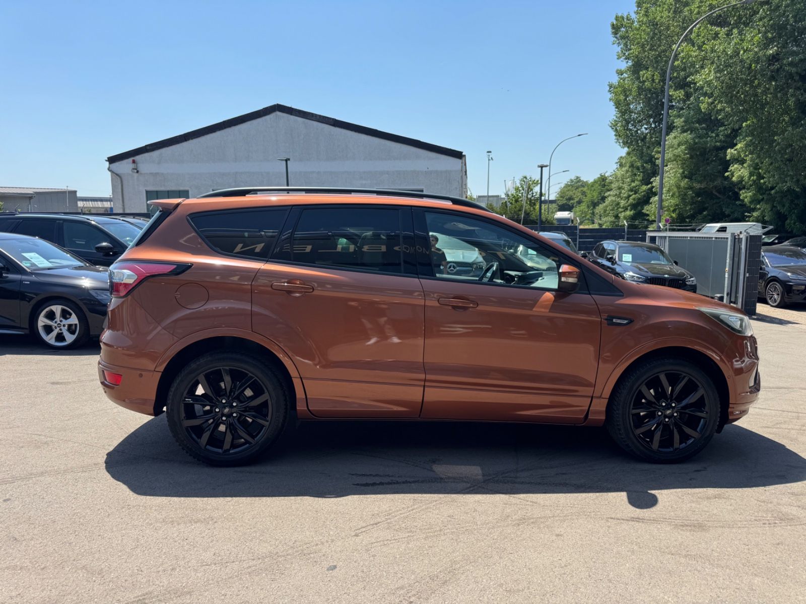 Fahrzeugabbildung Ford KUGA ST-LINE*KLIMA*R.KAMERA*19 ZOLL*WINTERPAKET*