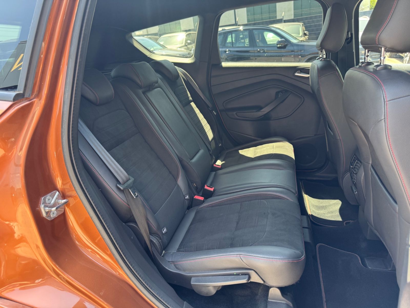 Fahrzeugabbildung Ford KUGA ST-LINE*KLIMA*R.KAMERA*19 ZOLL*WINTERPAKET*