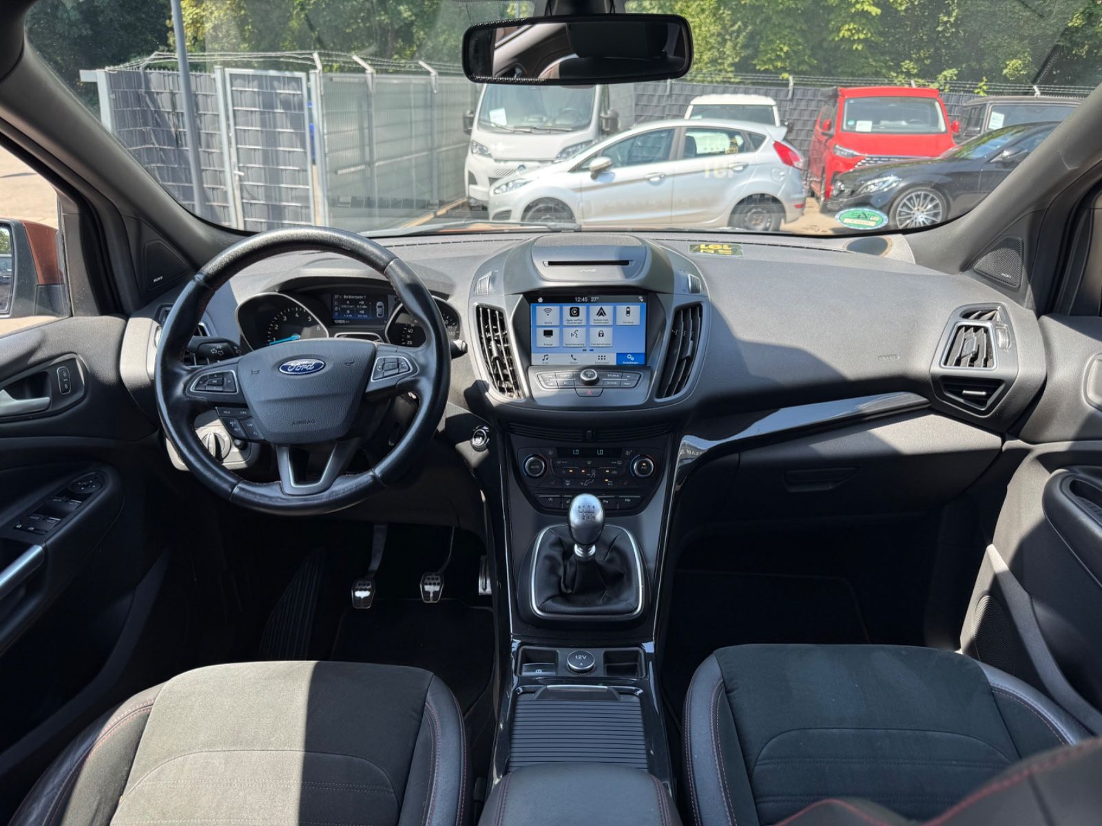 Fahrzeugabbildung Ford KUGA ST-LINE*KLIMA*R.KAMERA*19 ZOLL*WINTERPAKET*