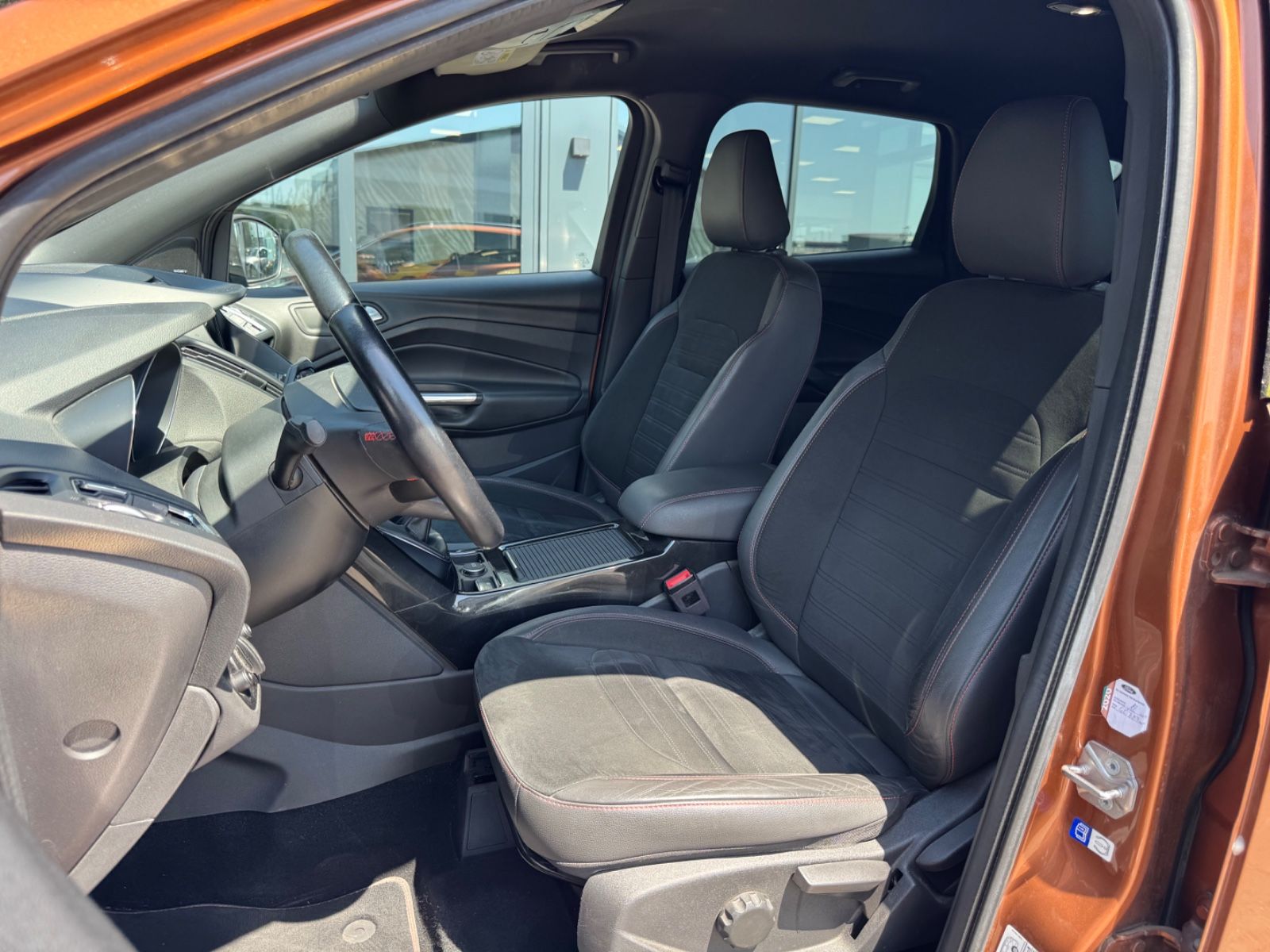 Fahrzeugabbildung Ford KUGA ST-LINE*KLIMA*R.KAMERA*19 ZOLL*WINTERPAKET*