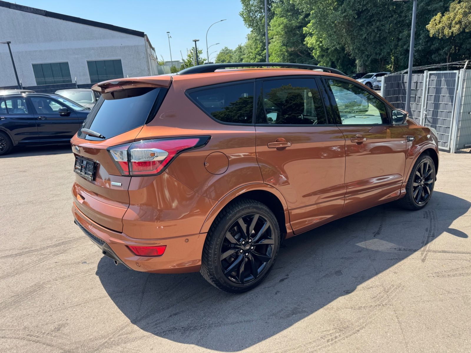 Fahrzeugabbildung Ford KUGA ST-LINE*KLIMA*R.KAMERA*19 ZOLL*WINTERPAKET*