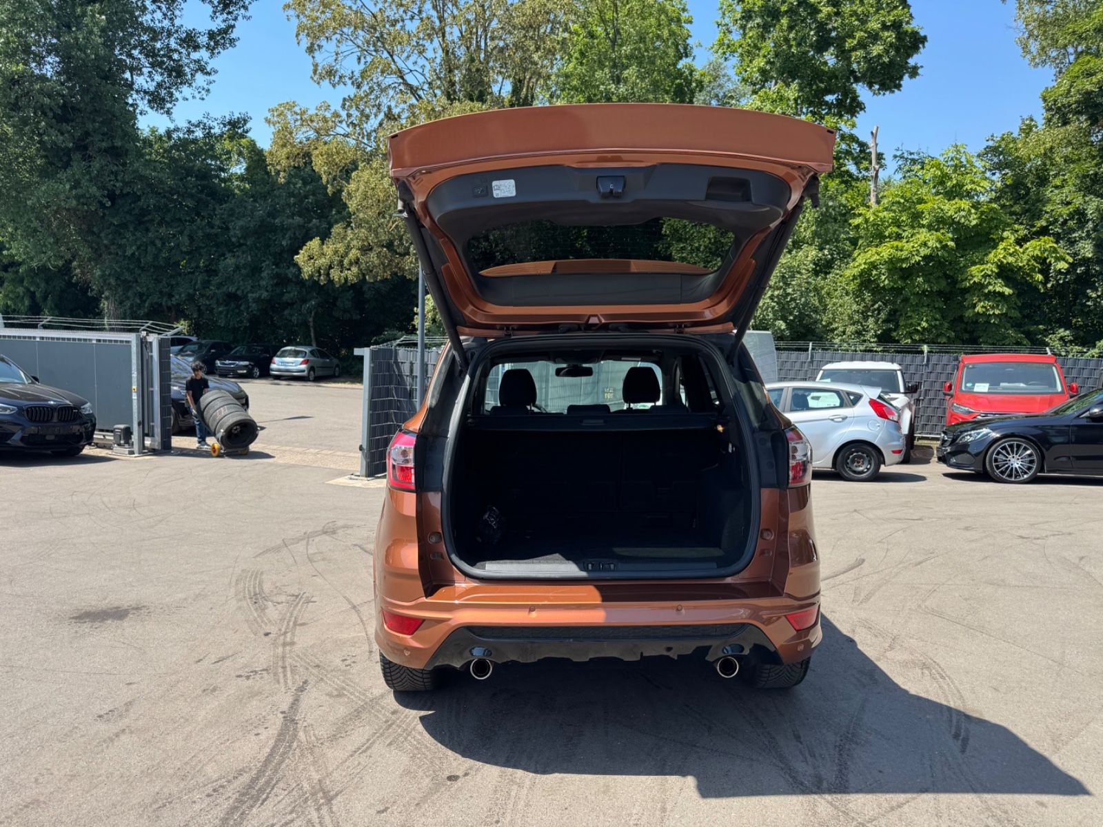 Fahrzeugabbildung Ford KUGA ST-LINE*KLIMA*R.KAMERA*19 ZOLL*WINTERPAKET*