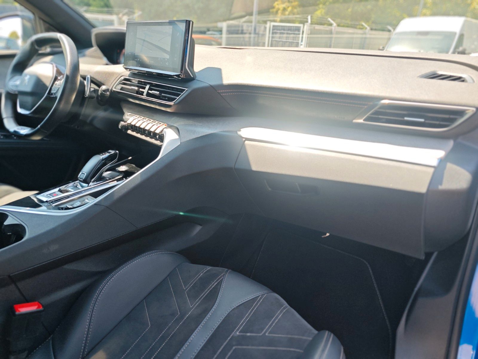 Fahrzeugabbildung Peugeot 3008 GT*FOCAL*PANORAMA*NAVI*KAMERA*VIRTUAL*