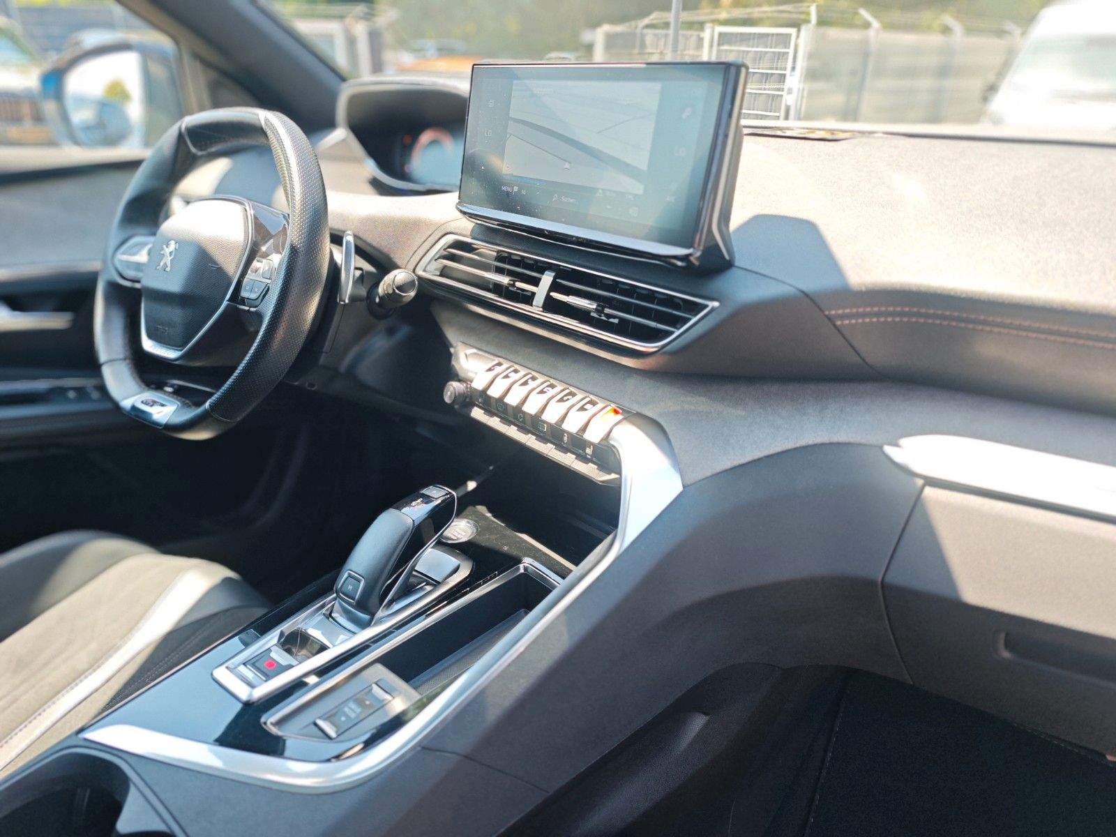 Fahrzeugabbildung Peugeot 3008 GT*FOCAL*PANORAMA*NAVI*KAMERA*VIRTUAL*