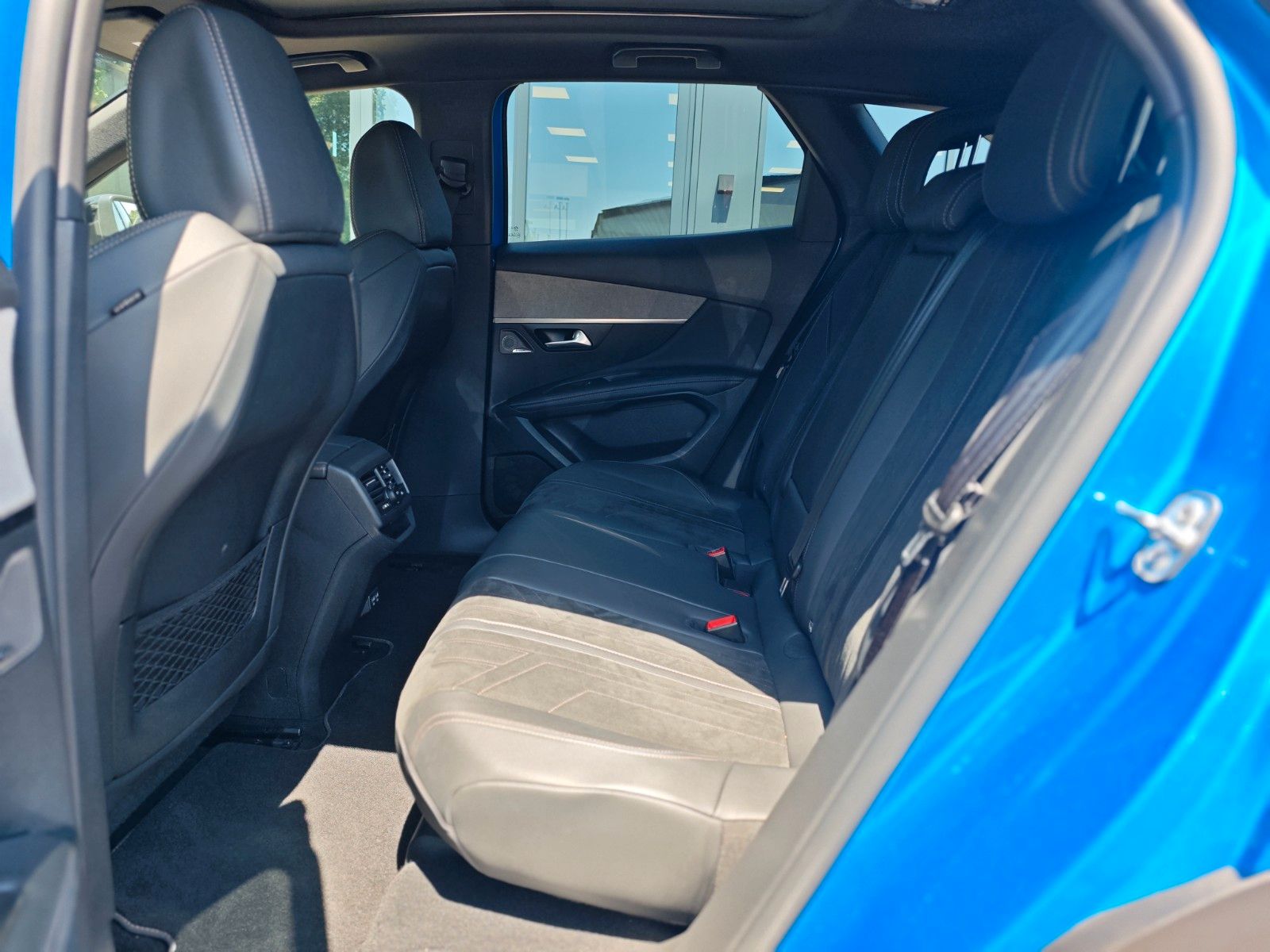 Fahrzeugabbildung Peugeot 3008 GT*FOCAL*PANORAMA*NAVI*KAMERA*VIRTUAL*