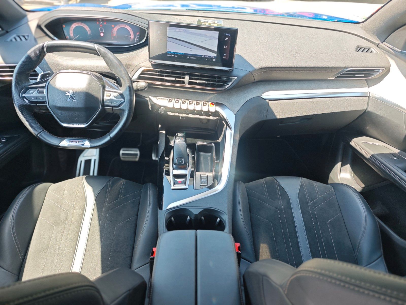 Fahrzeugabbildung Peugeot 3008 GT*FOCAL*PANORAMA*NAVI*KAMERA*VIRTUAL*