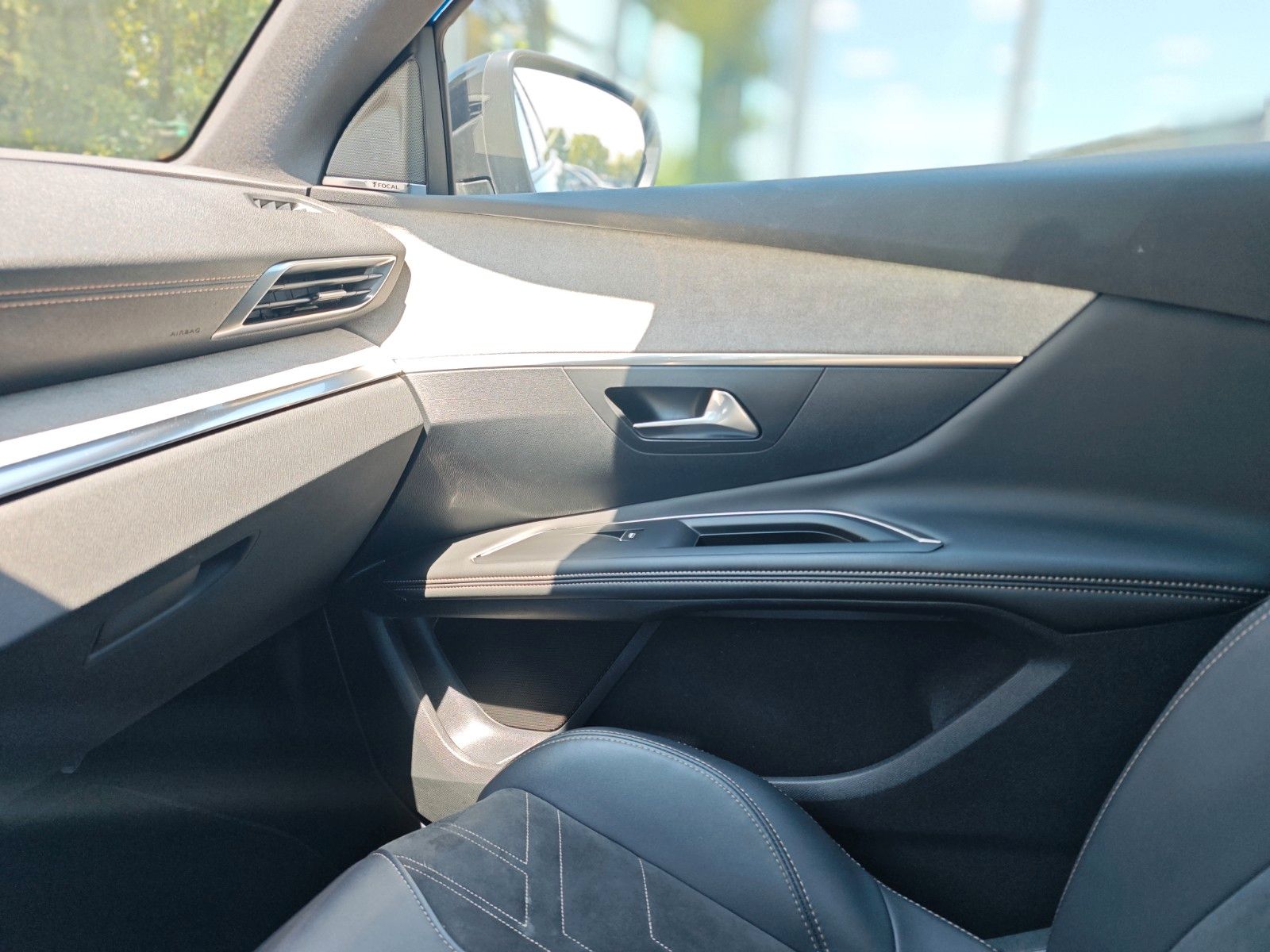 Fahrzeugabbildung Peugeot 3008 GT*FOCAL*PANORAMA*NAVI*KAMERA*VIRTUAL*