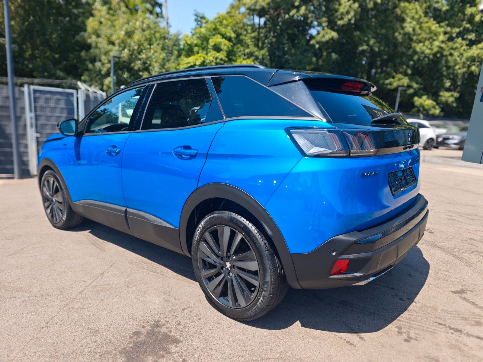 Fahrzeugabbildung Peugeot 3008 GT*FOCAL*PANORAMA*NAVI*KAMERA*VIRTUAL*