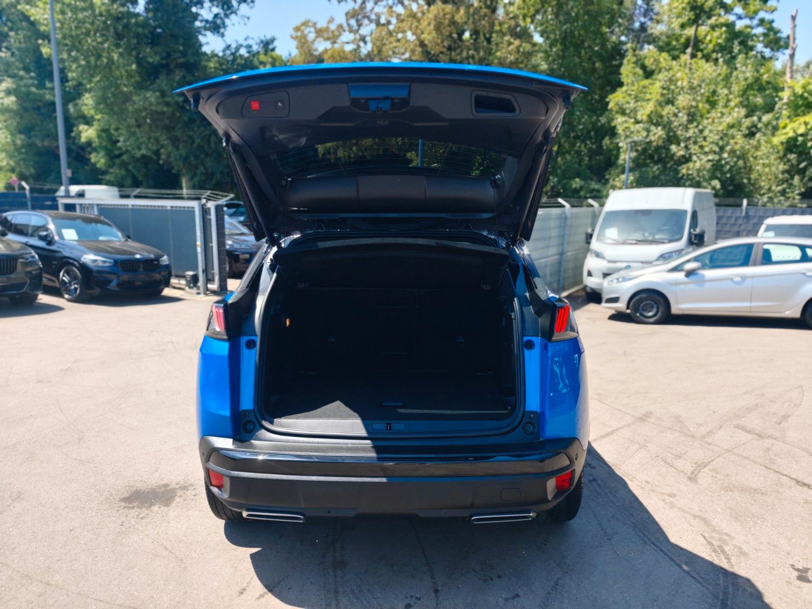 Fahrzeugabbildung Peugeot 3008 GT*FOCAL*PANORAMA*NAVI*KAMERA*VIRTUAL*