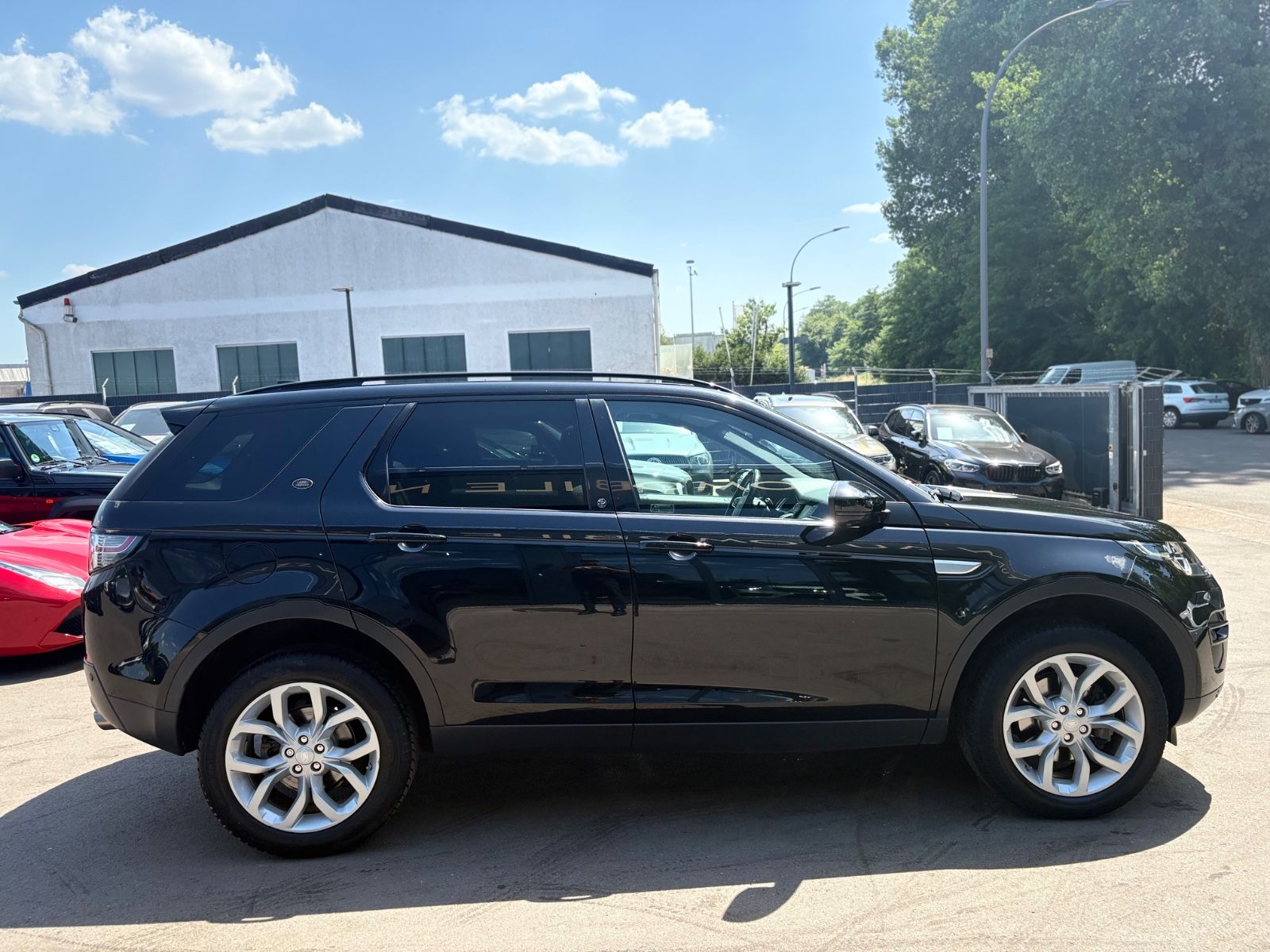 Fahrzeugabbildung Land Rover DISCOVERY SPORT HSE *PANO*LEDER*MERIDIAN*