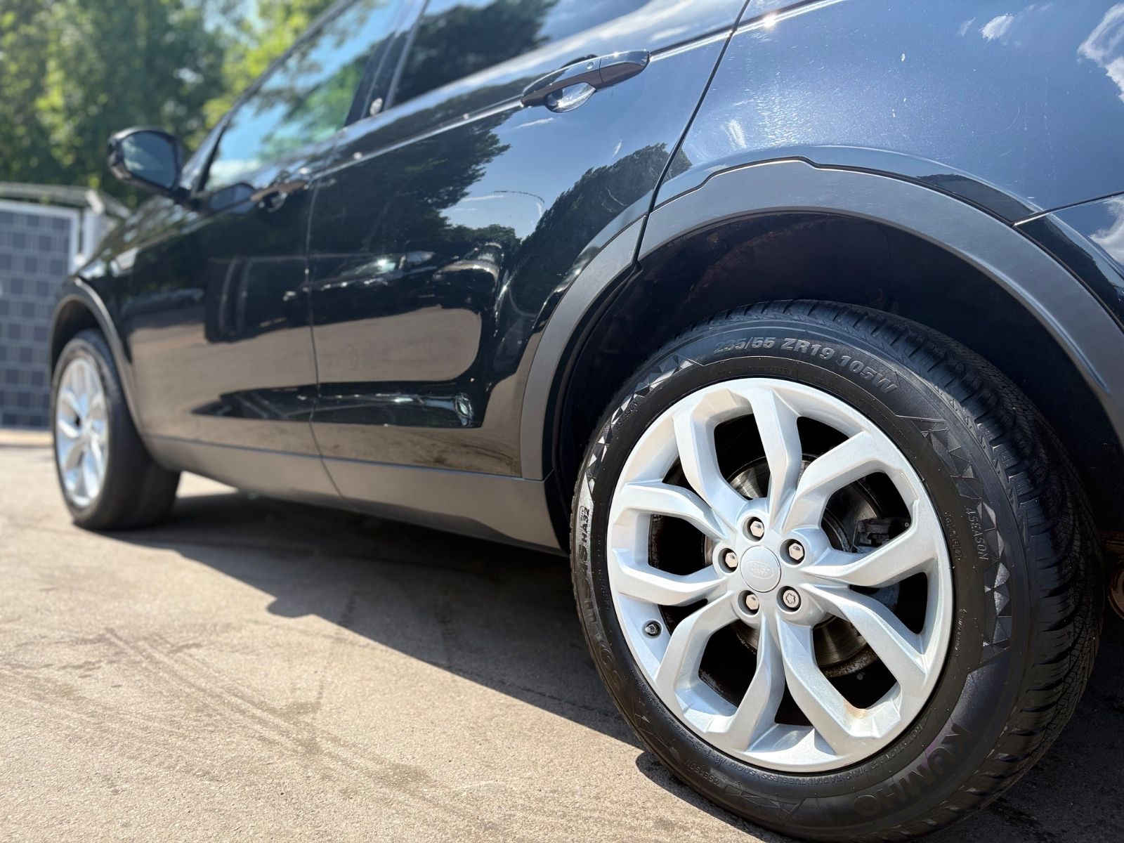 Fahrzeugabbildung Land Rover DISCOVERY SPORT HSE *PANO*LEDER*MERIDIAN*