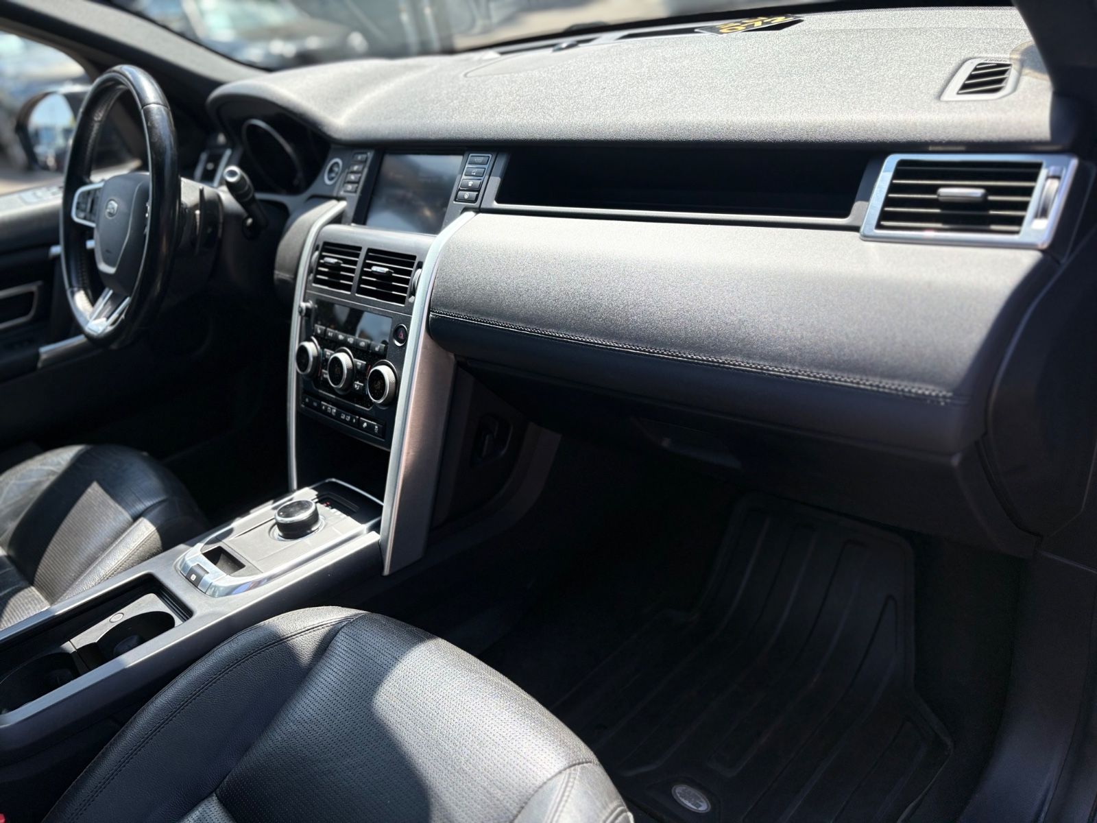 Fahrzeugabbildung Land Rover DISCOVERY SPORT HSE *PANO*LEDER*MERIDIAN*