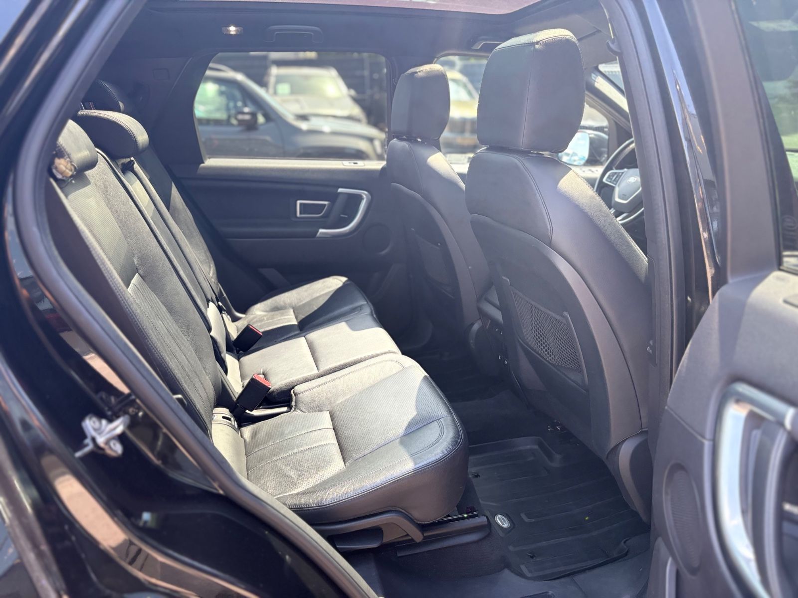 Fahrzeugabbildung Land Rover DISCOVERY SPORT HSE *PANO*LEDER*MERIDIAN*
