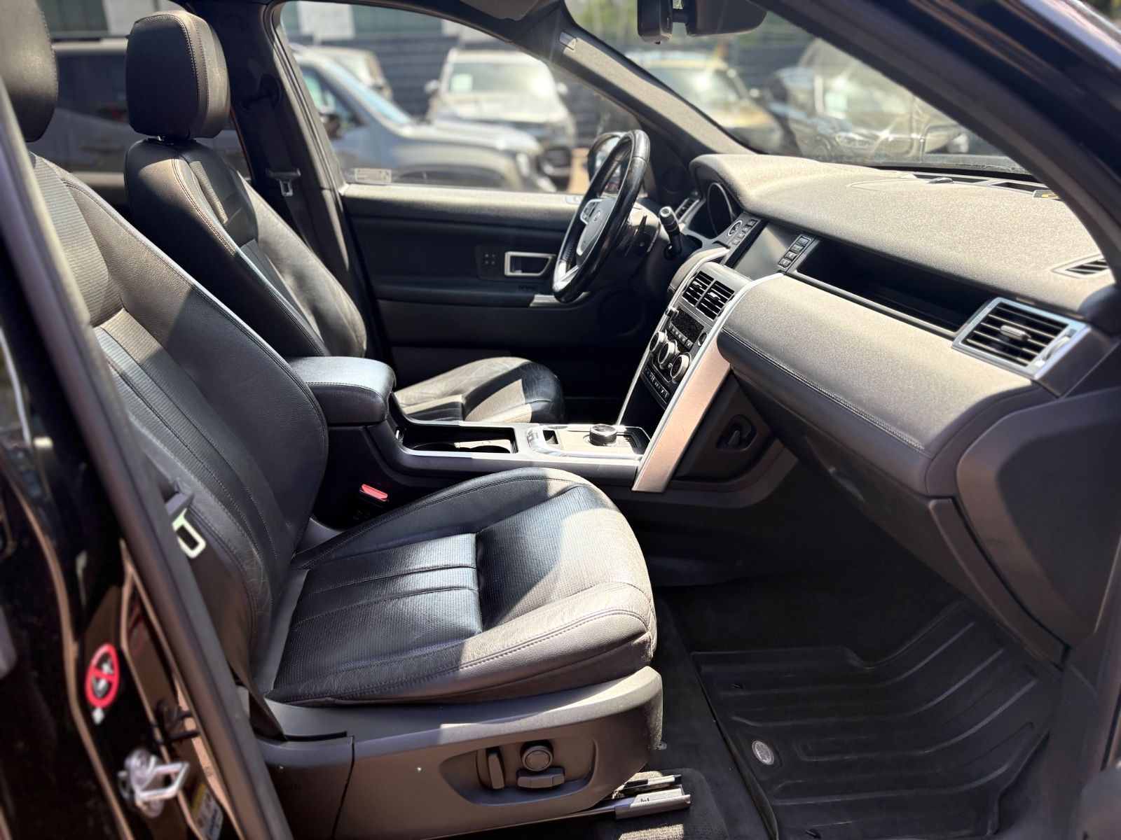 Fahrzeugabbildung Land Rover DISCOVERY SPORT HSE *PANO*LEDER*MERIDIAN*