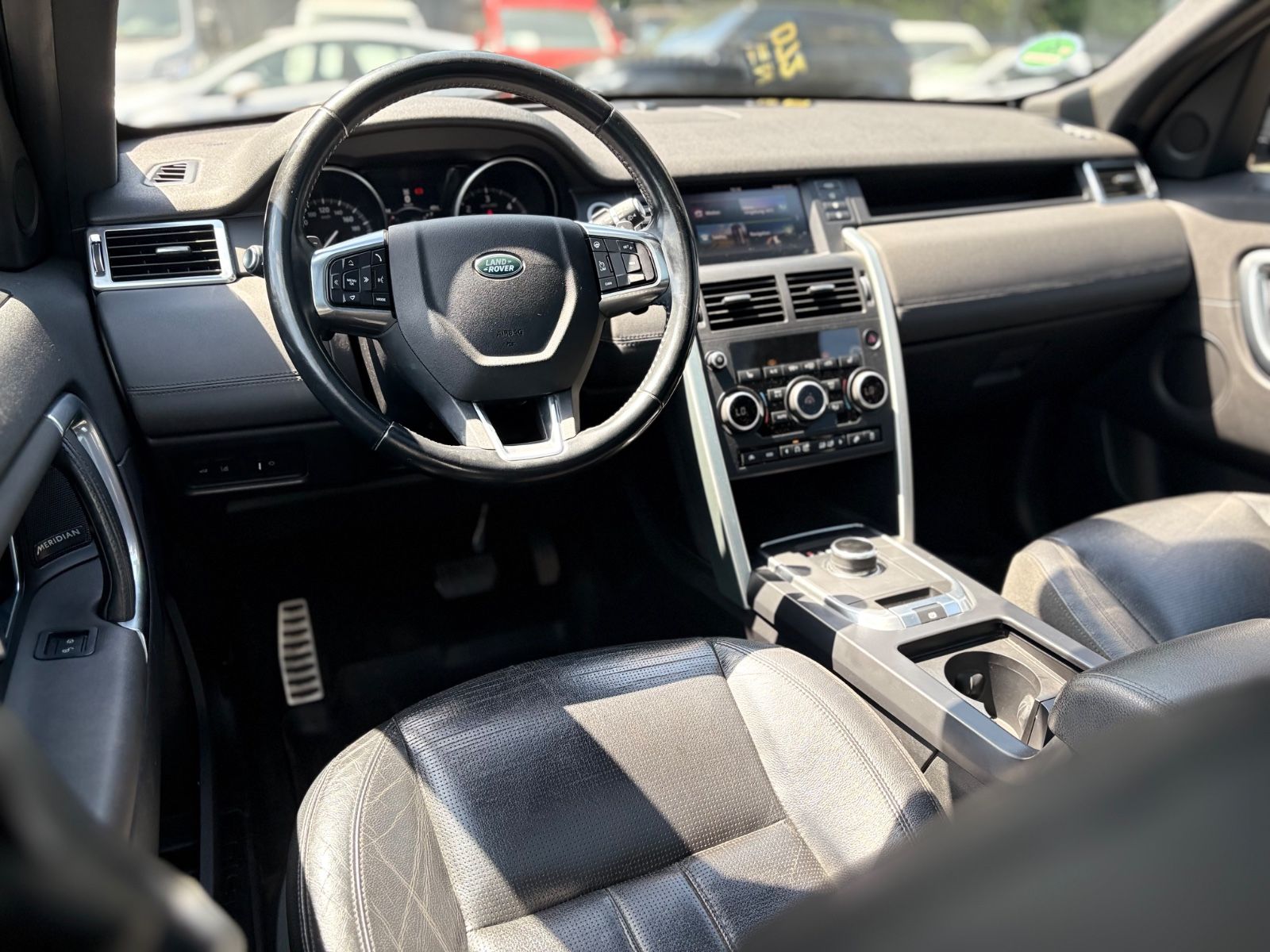 Fahrzeugabbildung Land Rover DISCOVERY SPORT HSE *PANO*LEDER*MERIDIAN*