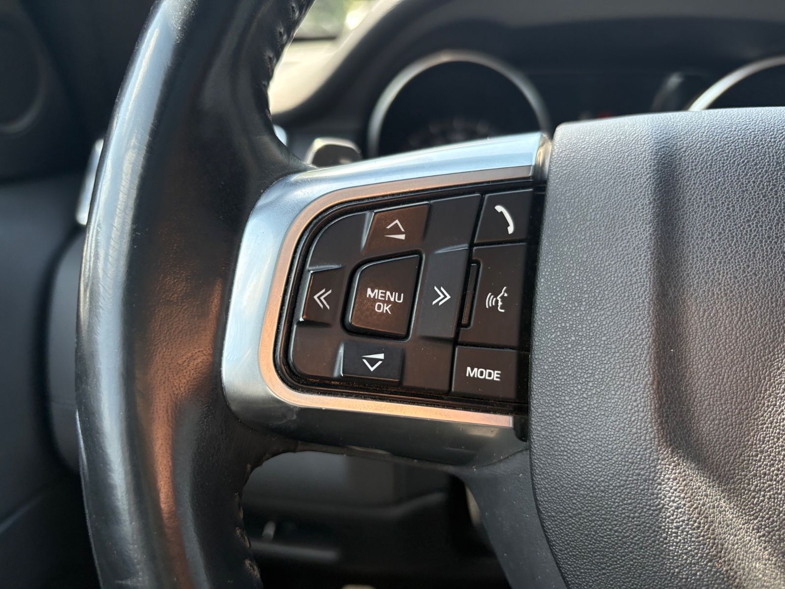 Fahrzeugabbildung Land Rover DISCOVERY SPORT HSE *PANO*LEDER*MERIDIAN*