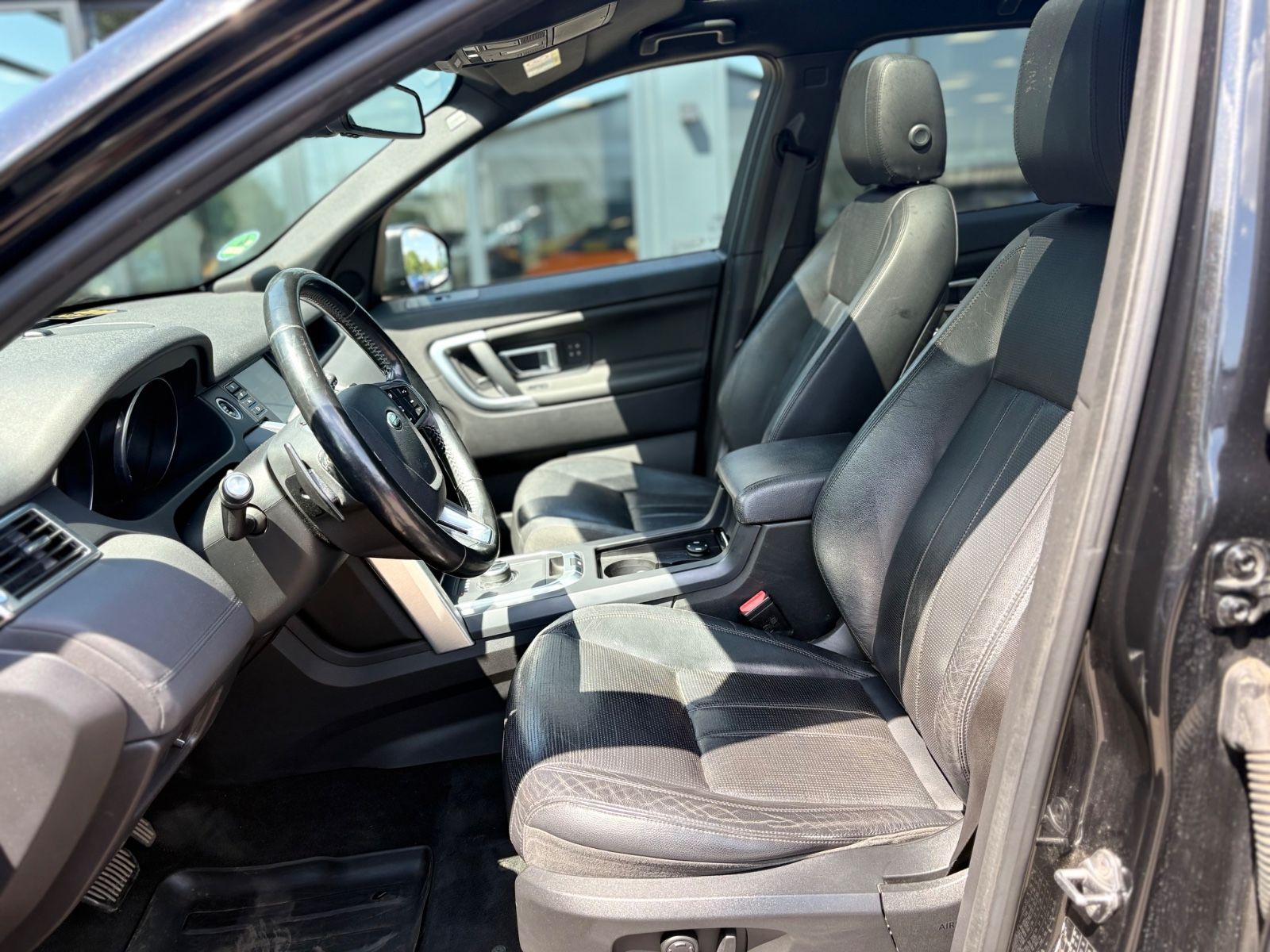 Fahrzeugabbildung Land Rover DISCOVERY SPORT HSE *PANO*LEDER*MERIDIAN*